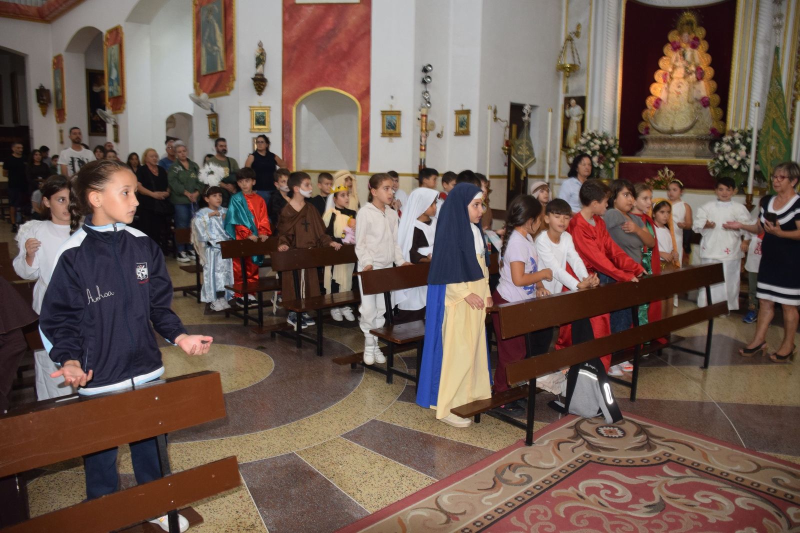 FOTOGALERÍA | Celebración del Día de Todos los Santos en la parroquia de Santa Teresa