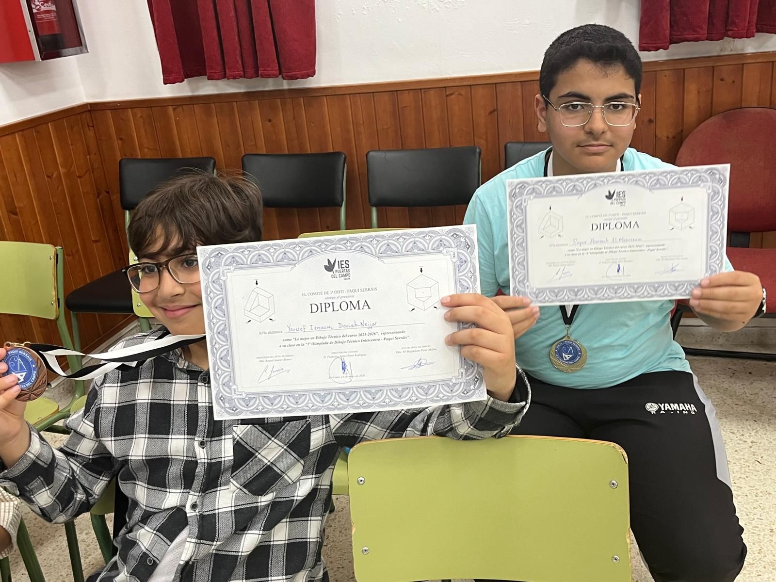 El IES Camoens acoge unas Olimpiadas de Dibujo Técnico con el legado de Paqui Serráis