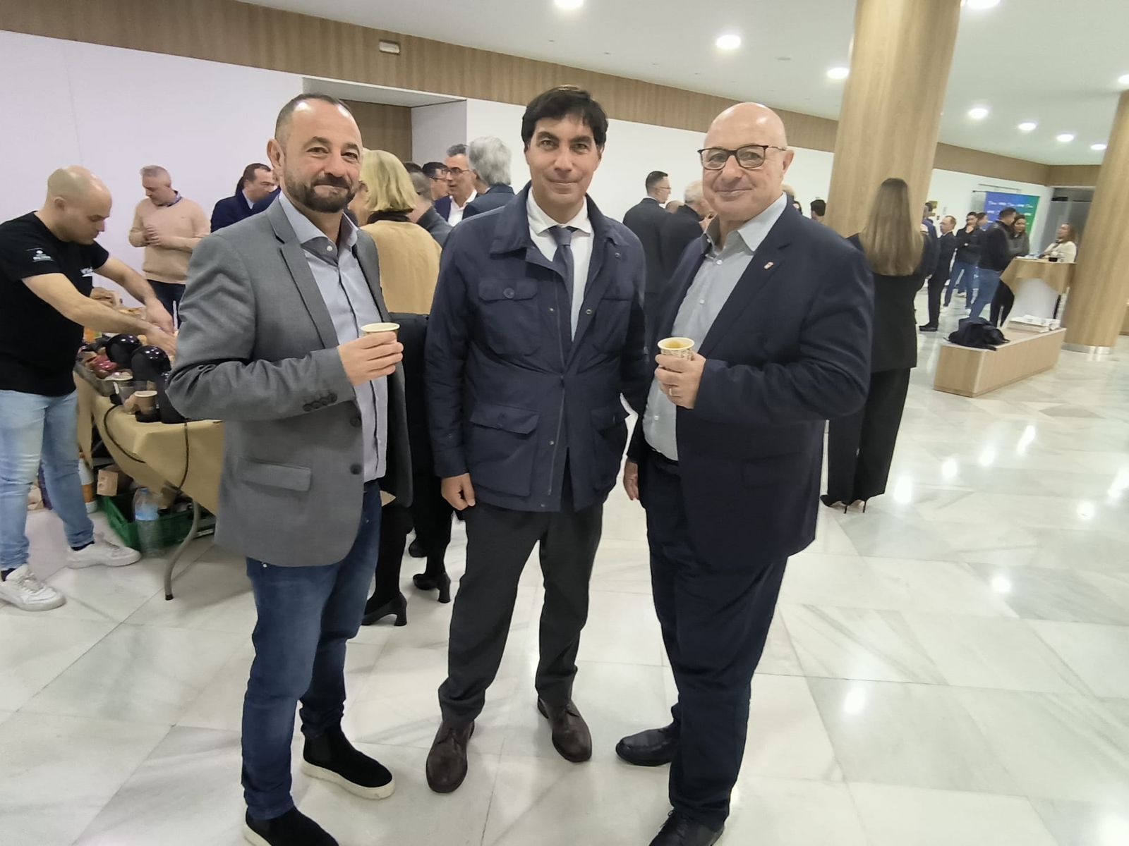 El Pueblo invita a reflexionar sobre el futuro del turismo en Ceuta