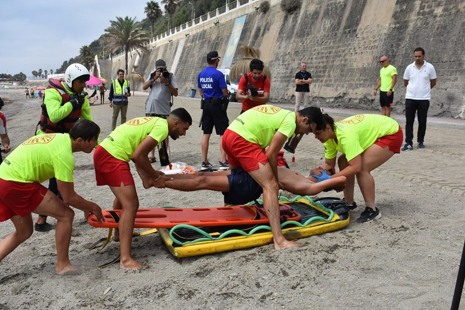 Simulacro de rescate en la playa de El Chorrillo / NICOLS