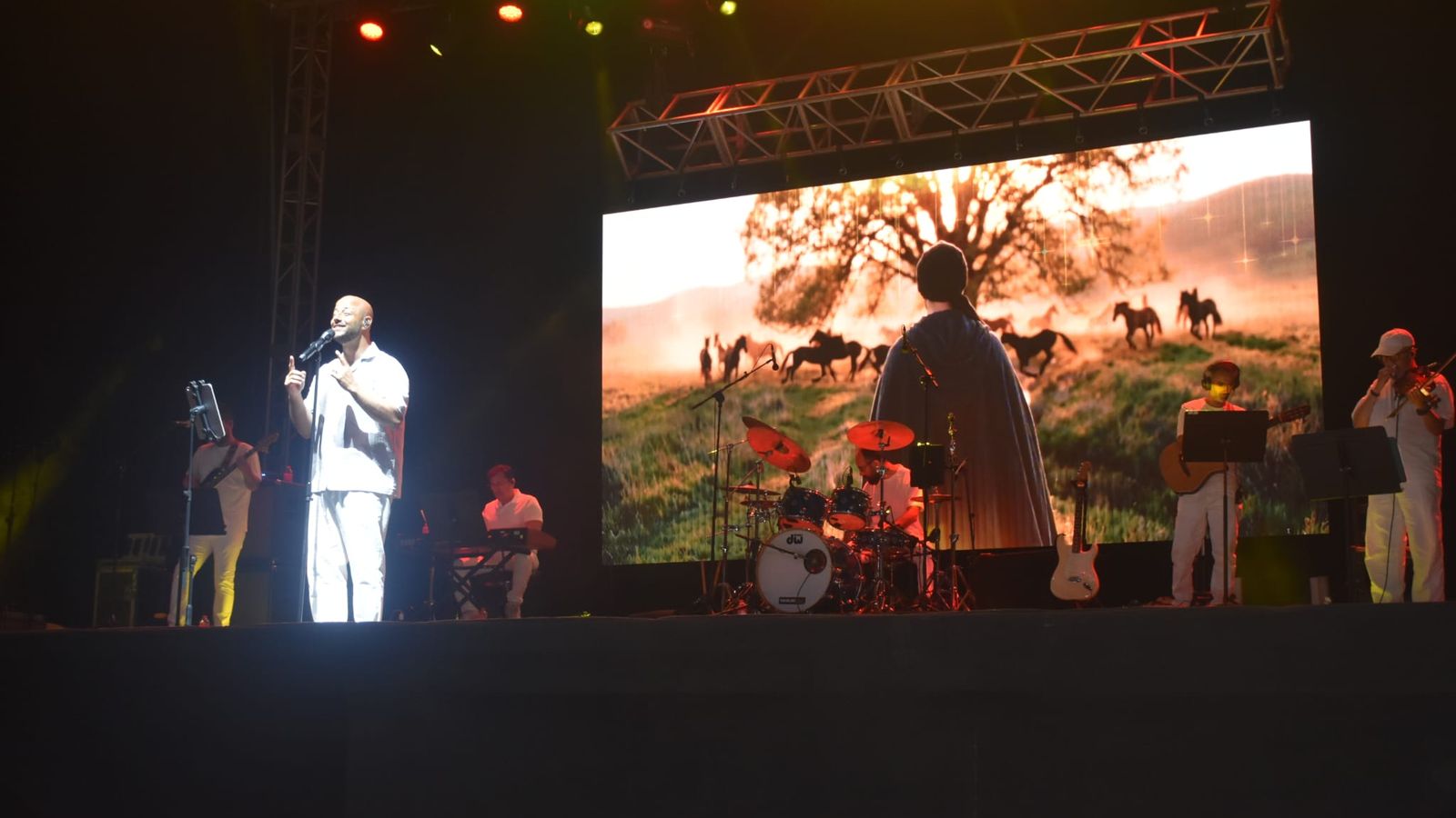 Maher Zain llena las Murallas Reales de música y seguidores