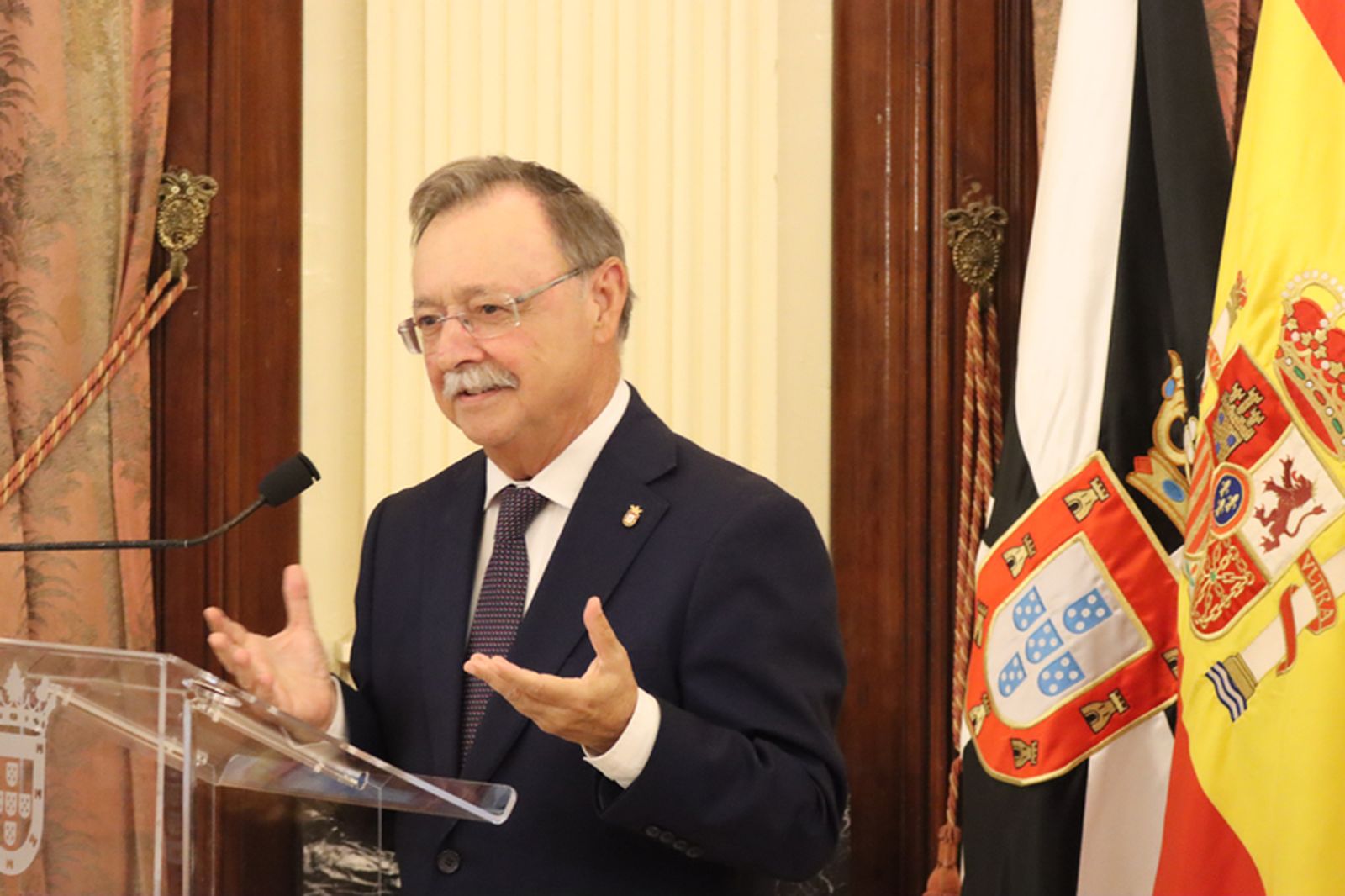 El presidente de la Ciudad, Juan Vivas, dedicó unas palabras de agradecimiento al general | FOTO REDUAN