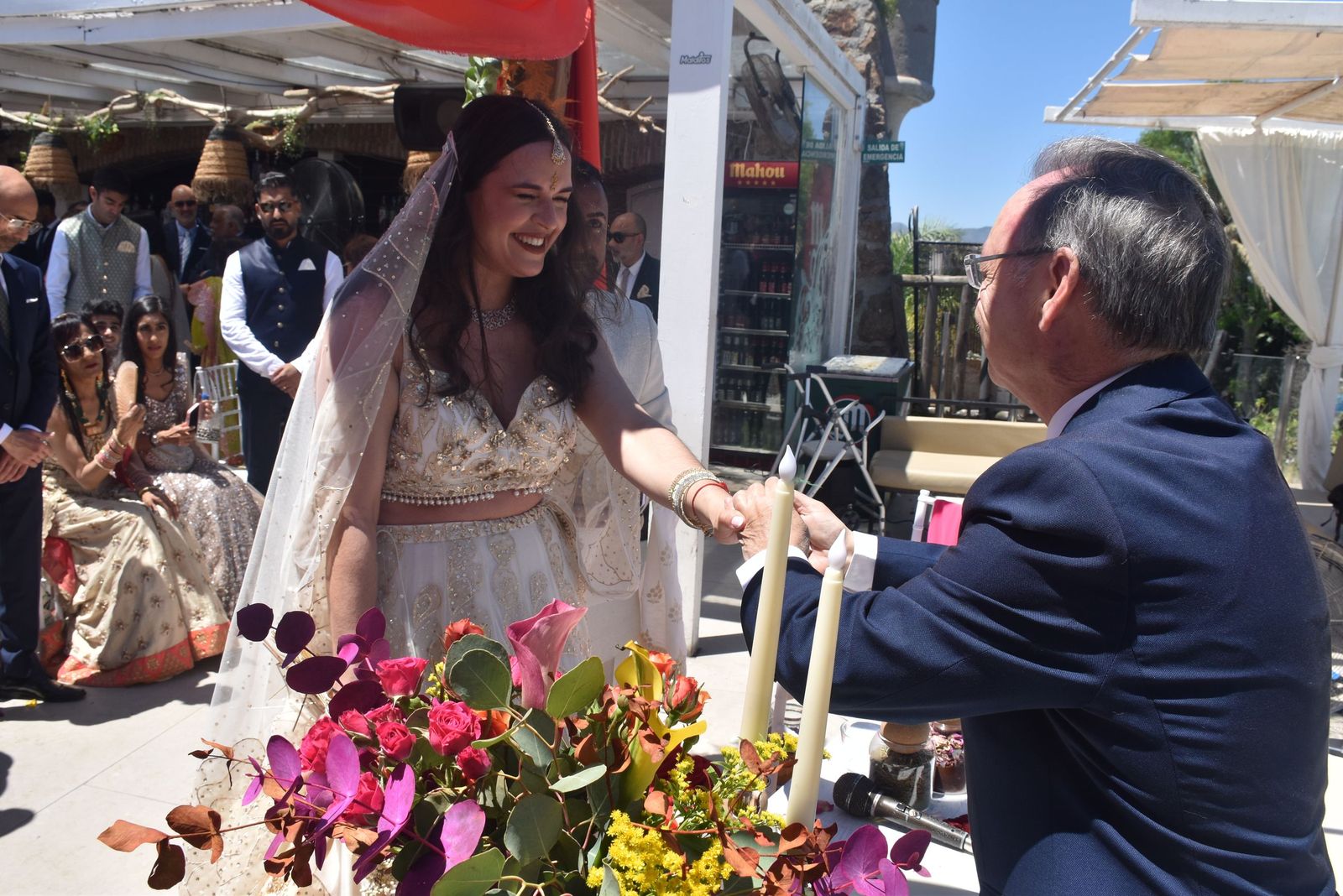 Direk y Rocío sellan su amor bajo el cielo de Ceuta
