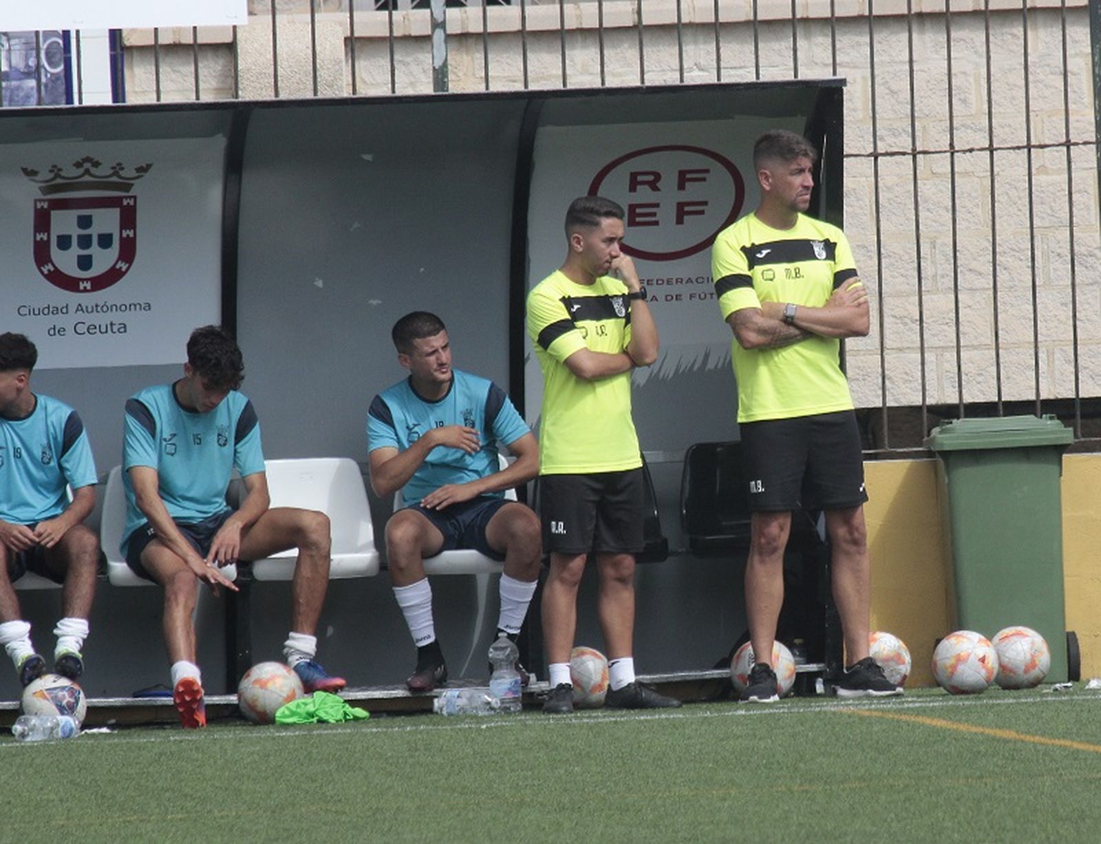 El técnico, este viernes en el amistoso ante el Polillas. / FOTO D. VICENTE El técnico, este viernes en el amistoso ante el Polillas. / FOTO D. VICENTE