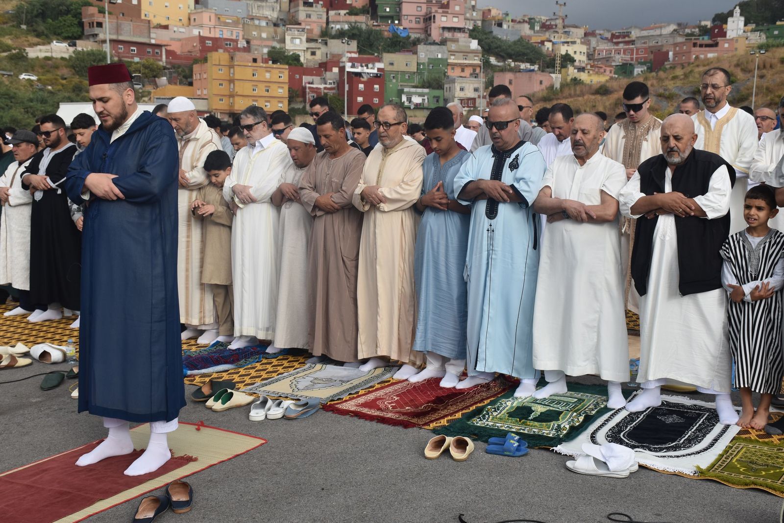 Devoción y respeto en otro rezo multitudinario en Ceuta