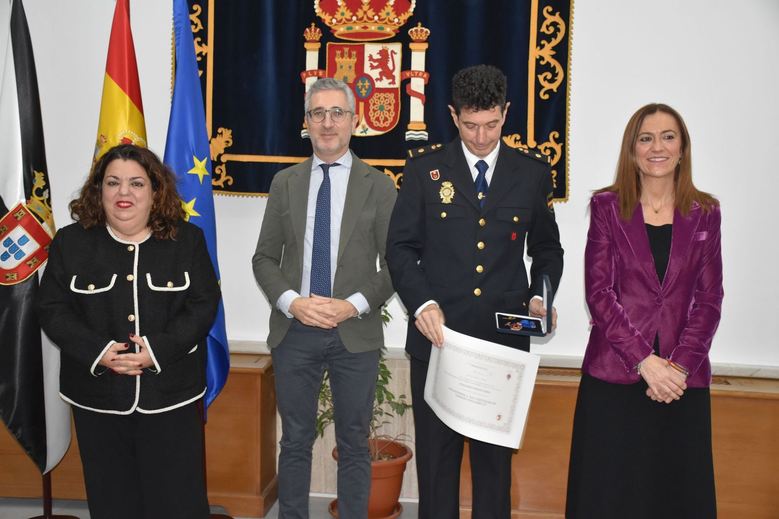Protección Civil rreconoce el éxito de la OPE con la entrega de sus Medallas
