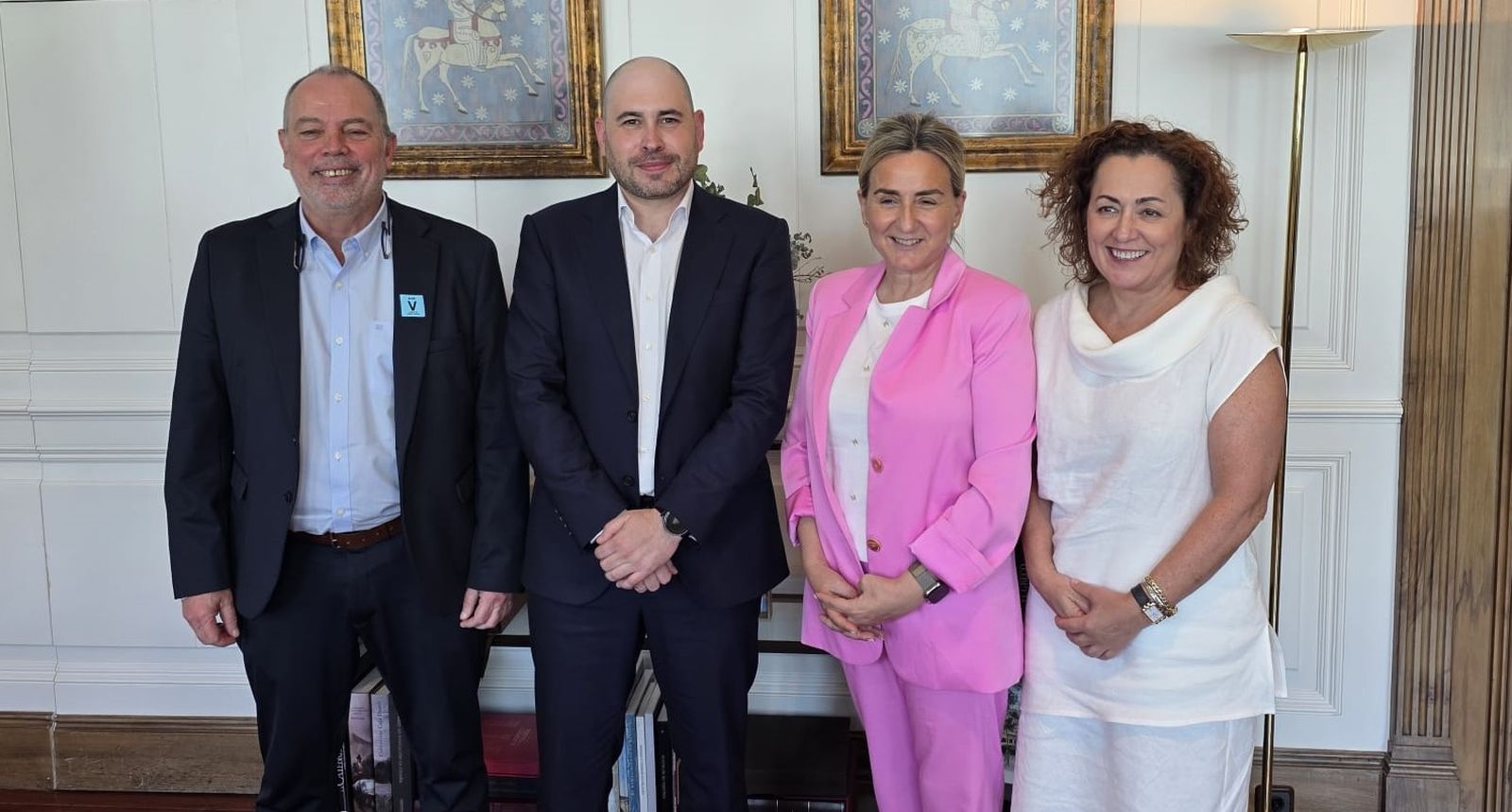 Reunión entre la ministra de Educación, el delegado del Gobierno, el director provincial y la secretaria general de FP