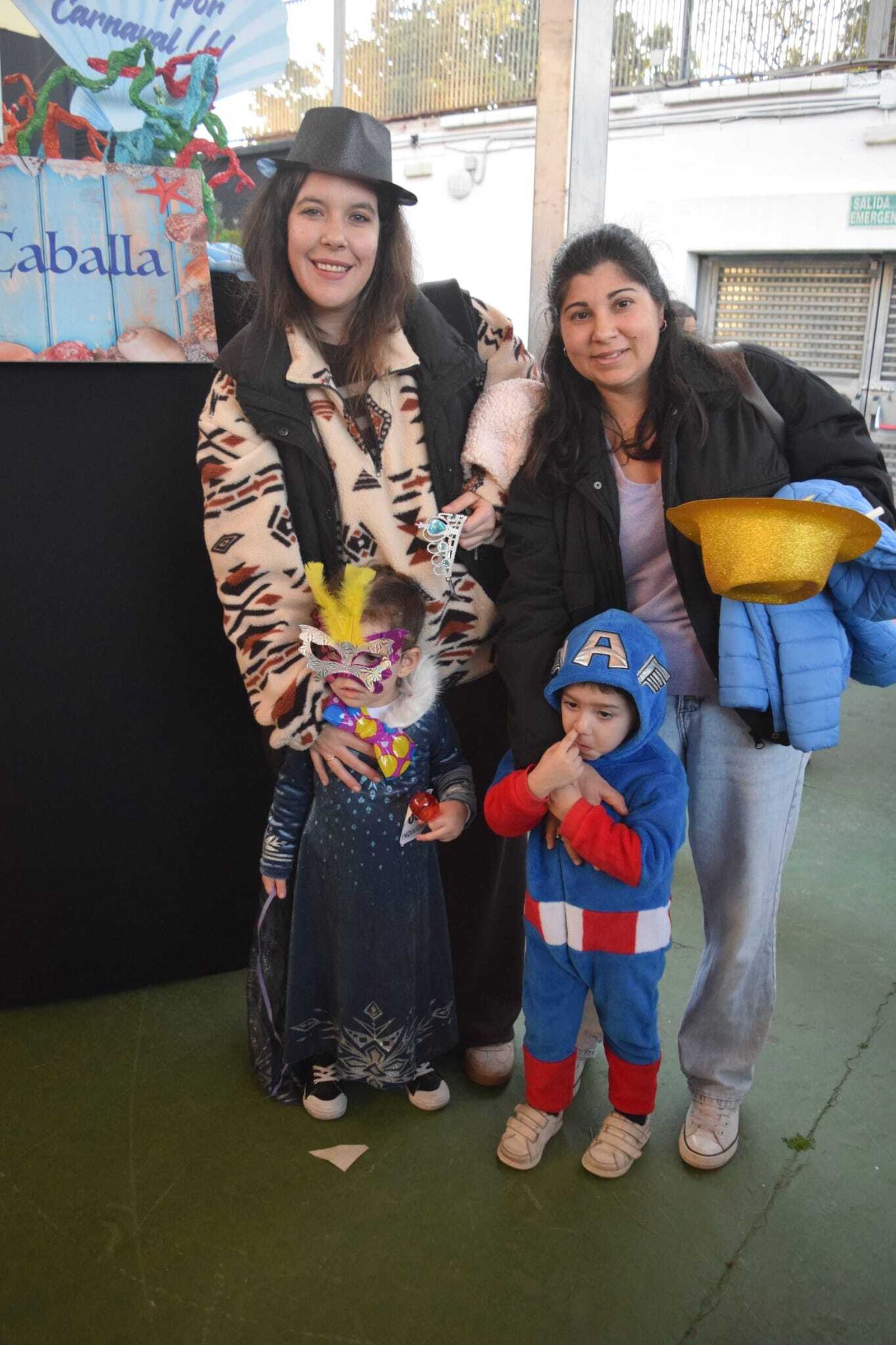 El concurso de carnaval infantil disfraza el Auditorio de la Marina con motivos de circo