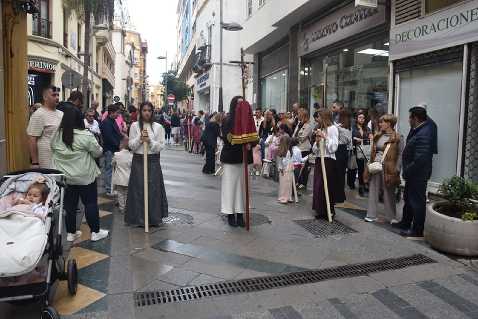 FOTOGALERÍA | La Cruz de Mayo de La Flagelación a través de la lente de Nicol's