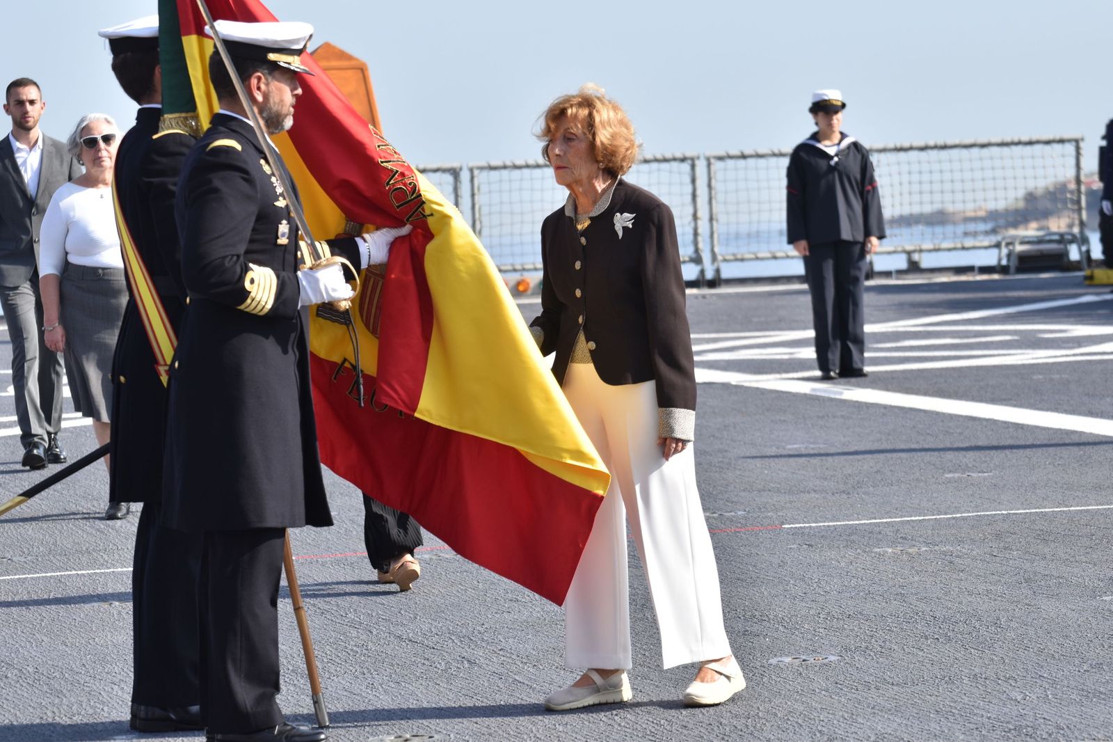 Emotiva jura de bandera a bordo del 'Castilla'