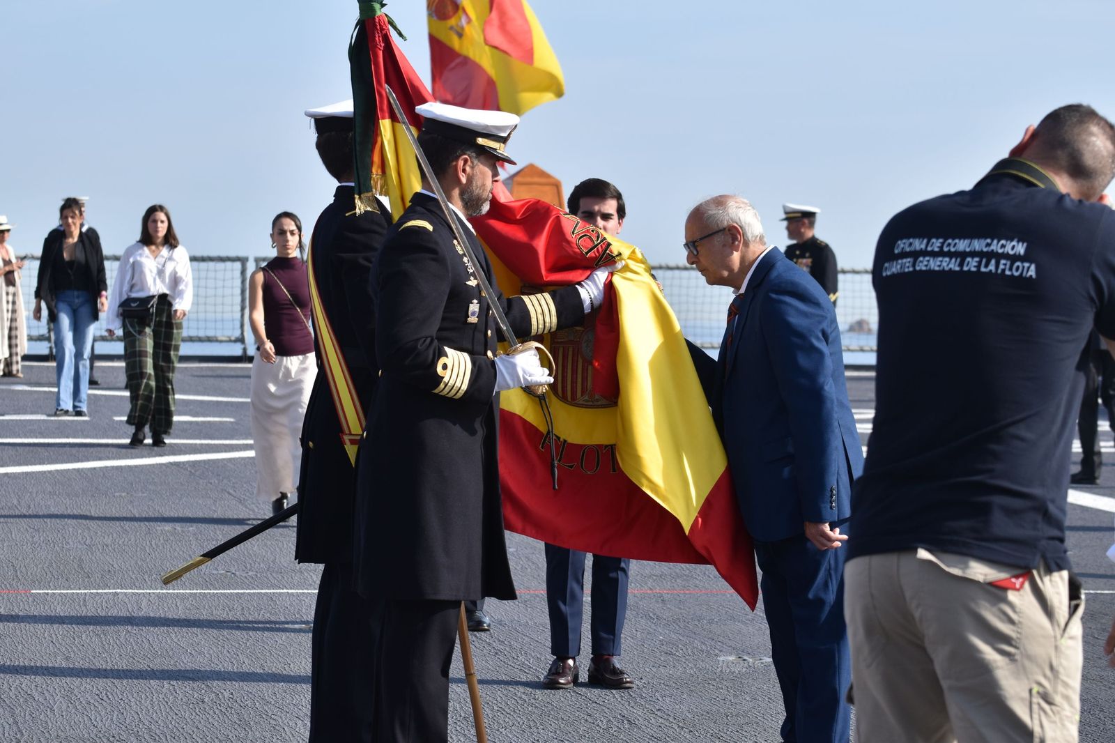 Emotiva jura de bandera a bordo del 'Castilla'