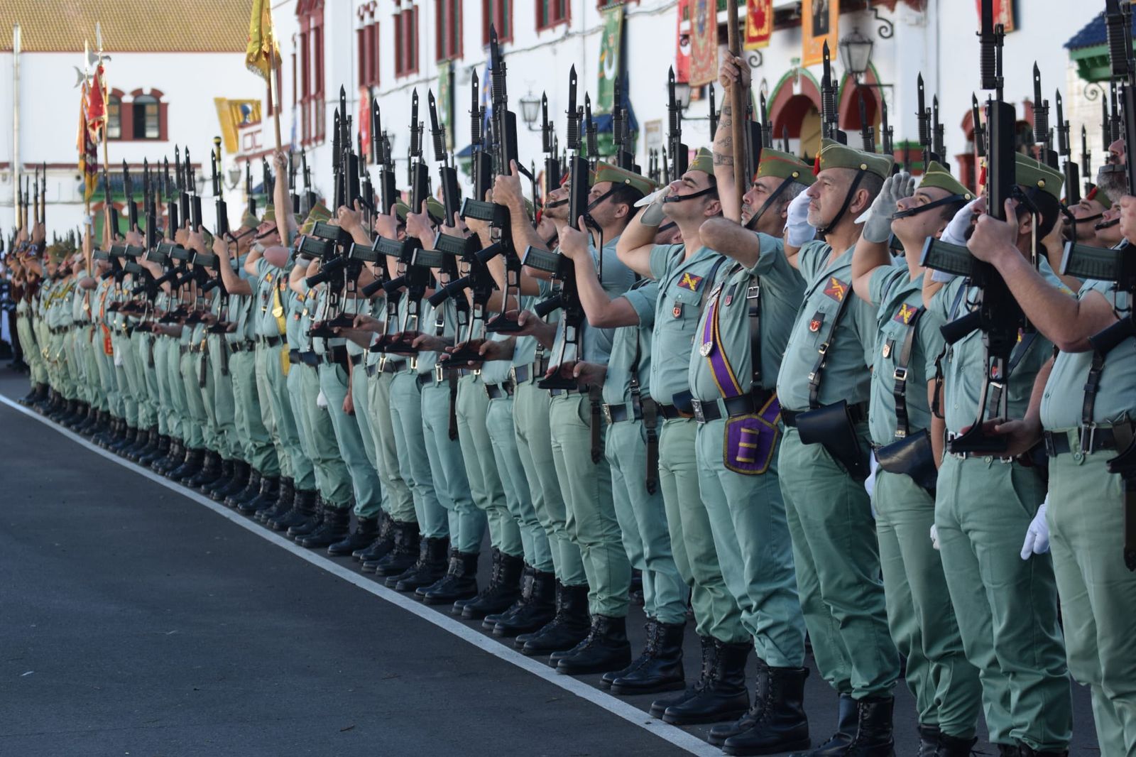 Regulares se viste de gala en honor de la Patrona de Infantería