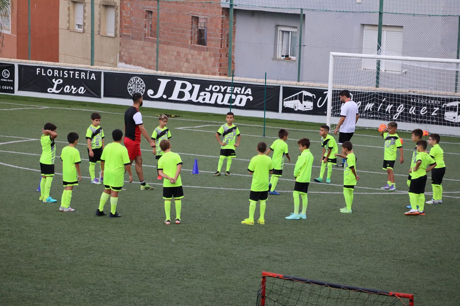 Unos 300 alumnos participarán en las Escuelas de la RFFCE