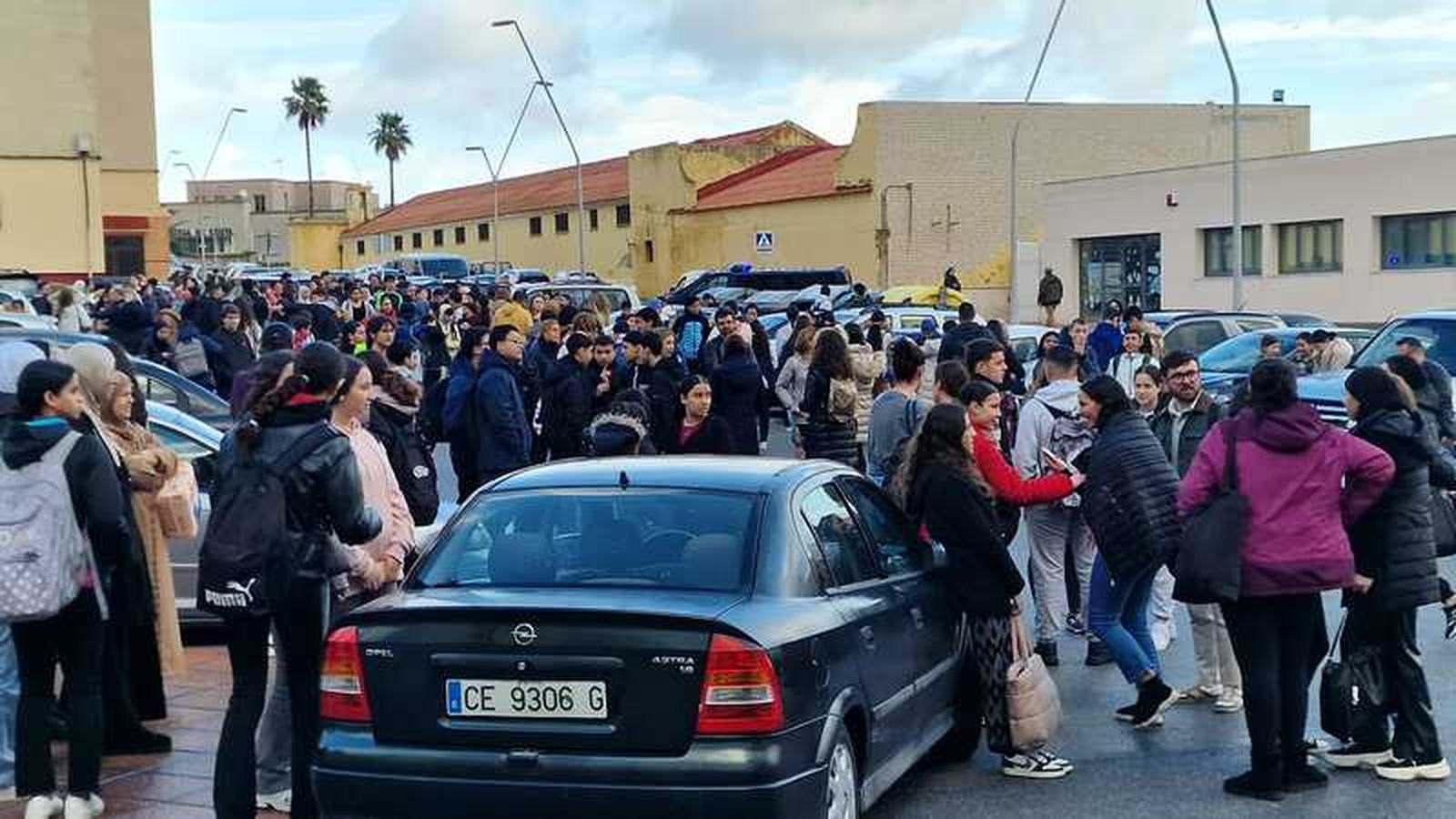 5955_ies-abyla-amenaza-bomba-ceuta-9