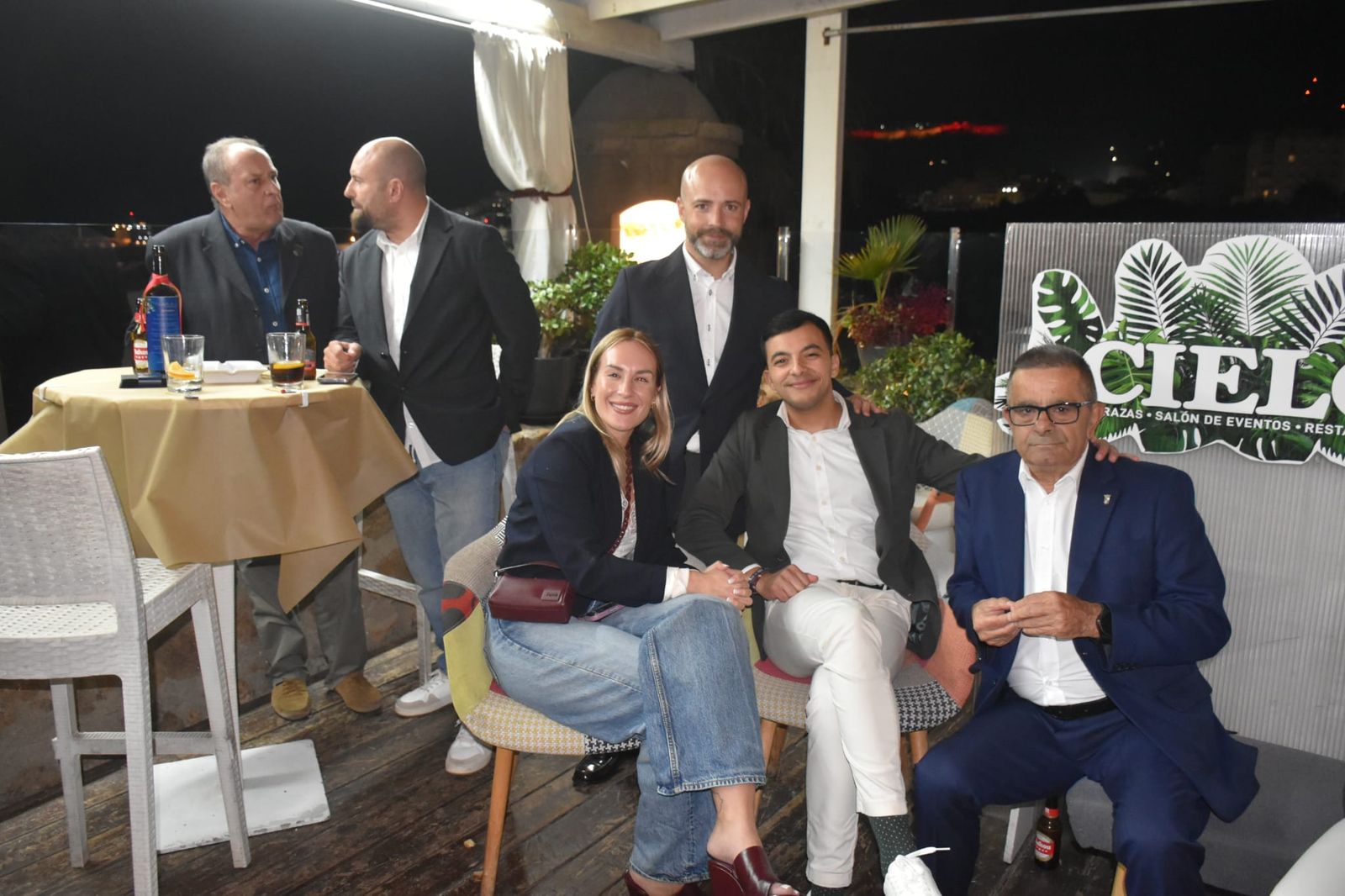 El fin de fiesta en el restaurante El Cielo de la Medalla de Oro concedida a Luhay Hamido