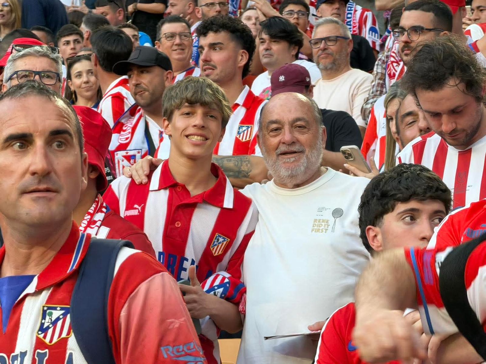 Ceutíes disfrutando de la final de la Copa del Rey en La Cartuja