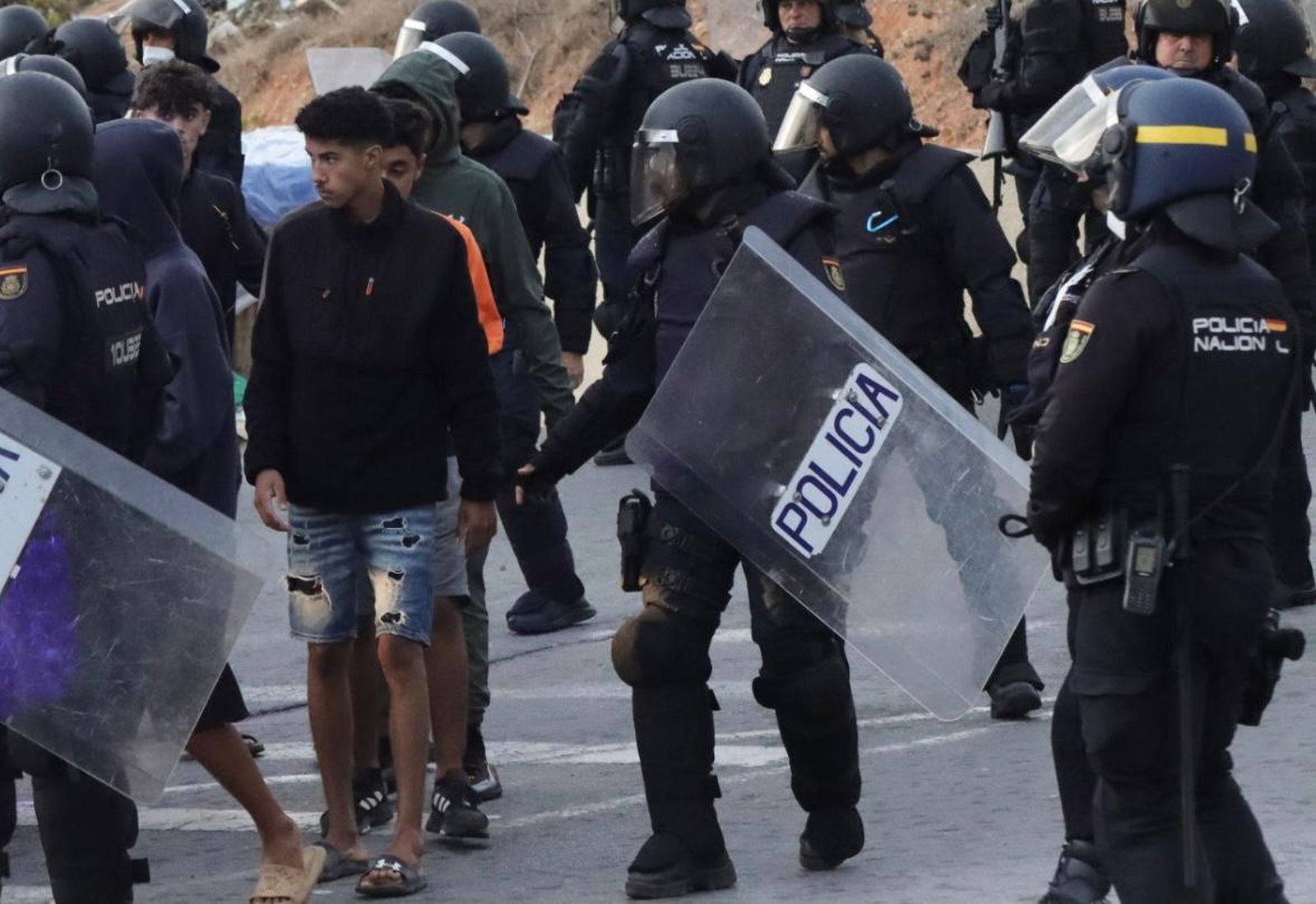 La Policía intercepta a 295 inmigrantes en el último operativo: 146 regresan a Marruecos y 60 son menores