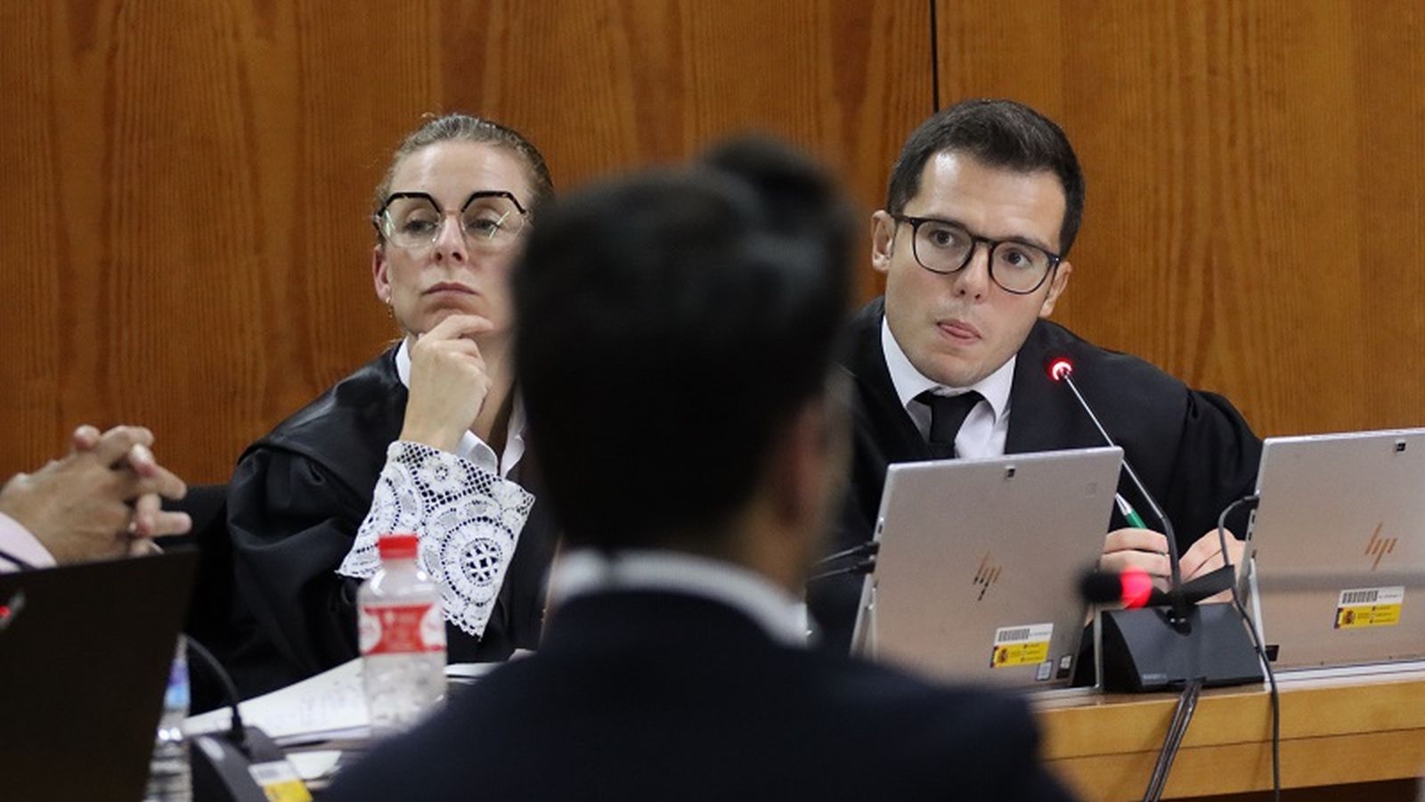 Los fiscales Silvia Rojas y Alberto Penado en el juicio del 'caso Emvicesa'