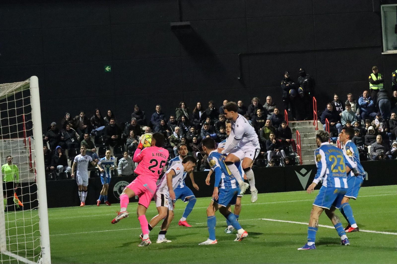 Las imágenes del partido entre la AD Ceuta y el Real Club Deportivo (X-X)