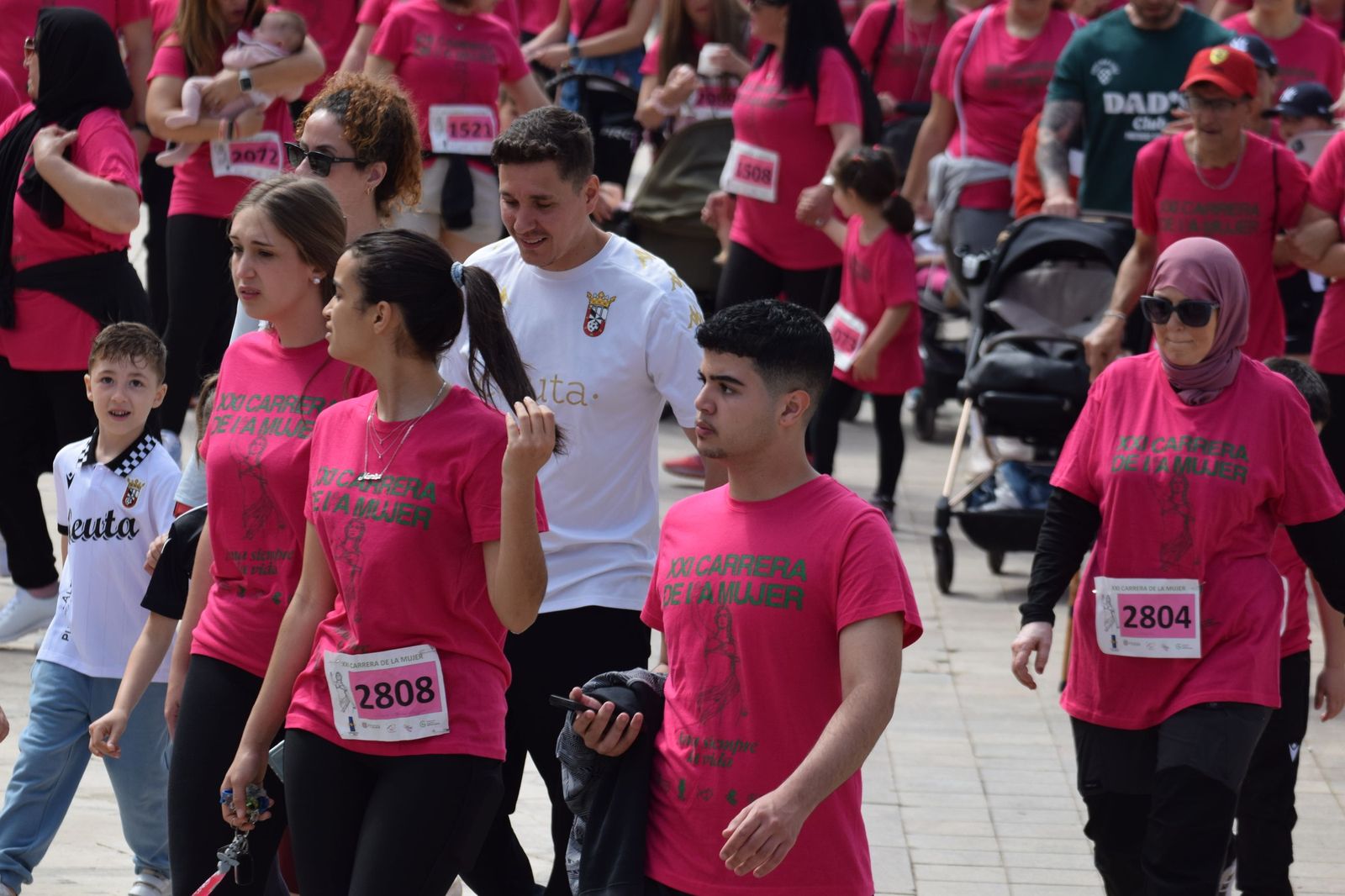 Ceuta se viste de rosa para abrazarse a la vida