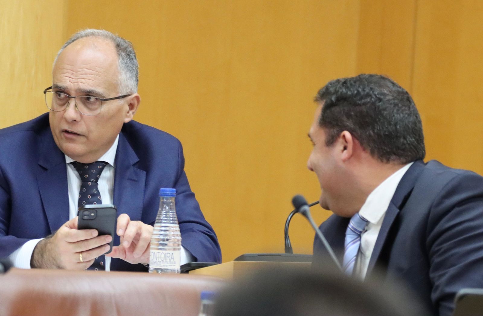 El popular Alberto Gaitán, a la izquierda, durante el pleno celebrado este jueves El popular Alberto Gaitán, a la izquierda, durante el pleno celebrado este jueves