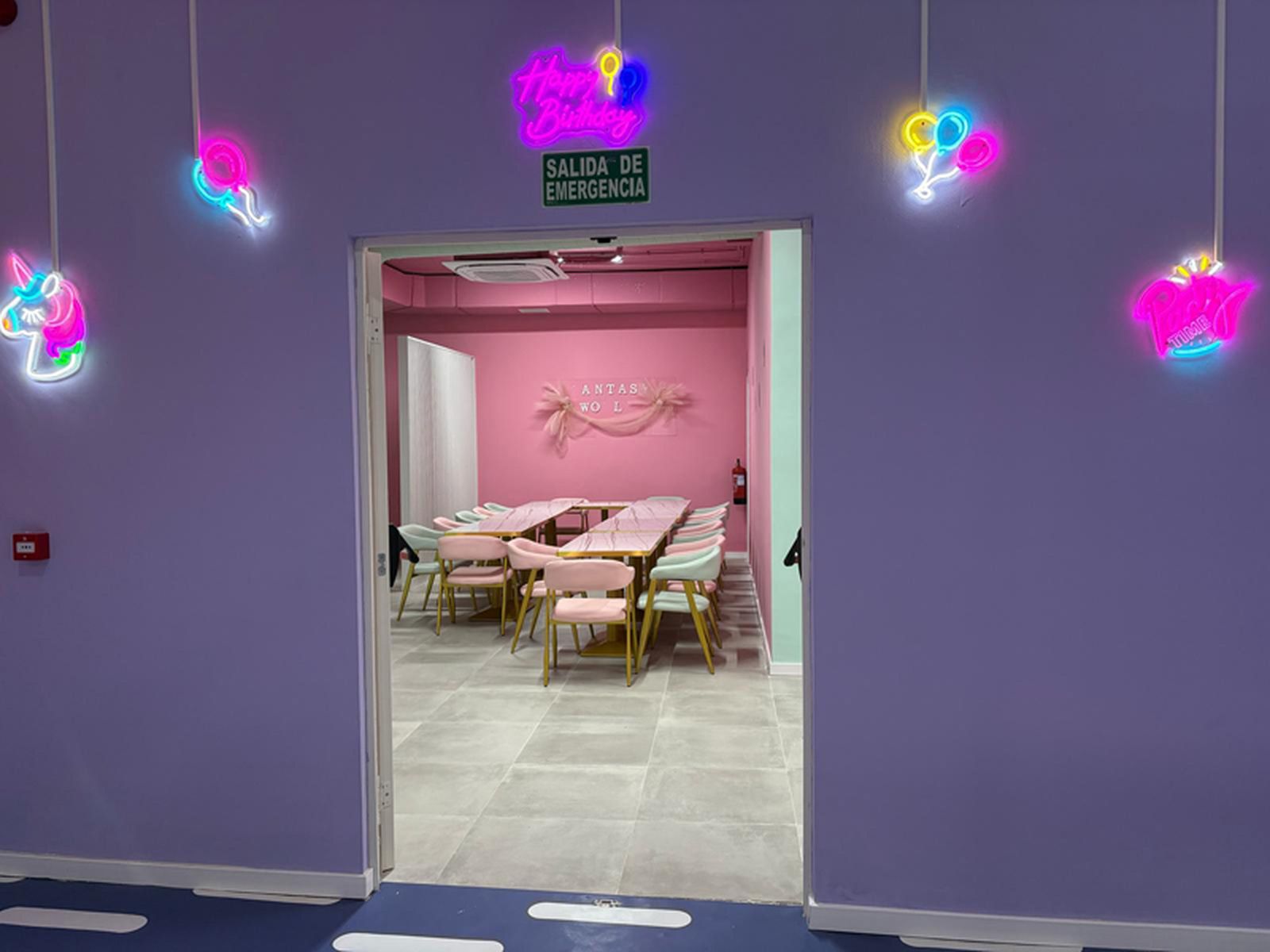 Acceso a la cafetería desde el interior del parque. / FOTO G.S.