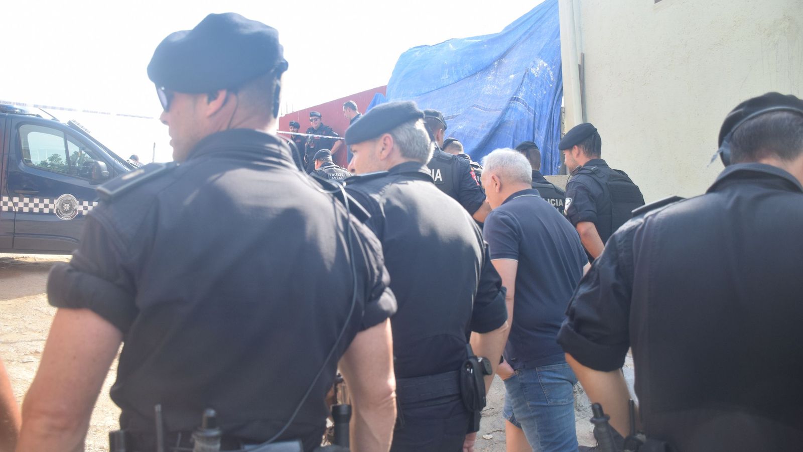 Arcos Quebrados inicia una nueva fase en el proceso de demolición de una vivienda irregular