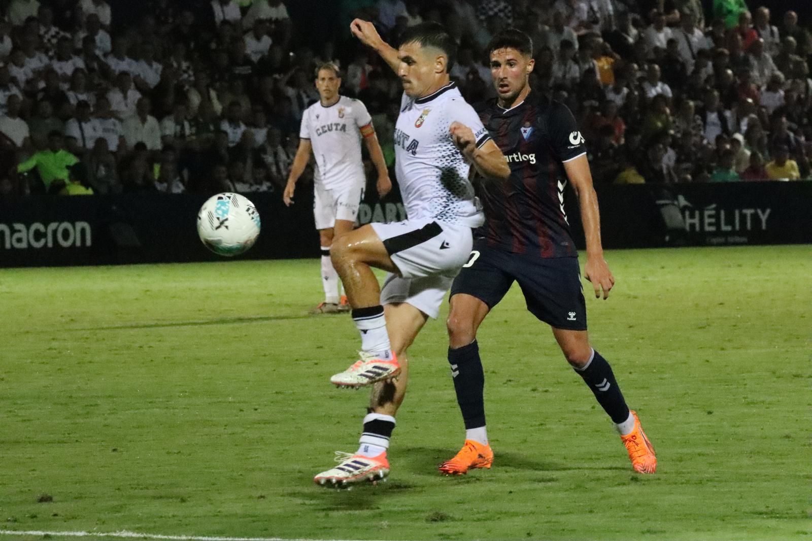La AD Ceuta prolonga su buena racha en el Murube