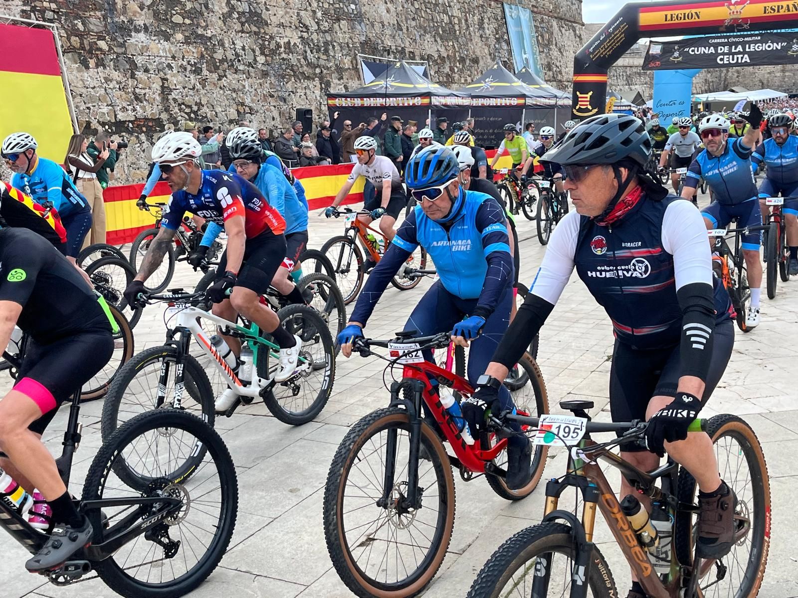 La previa y el inicio de la X Cuna de la Legión a través del objetivo de Reduan