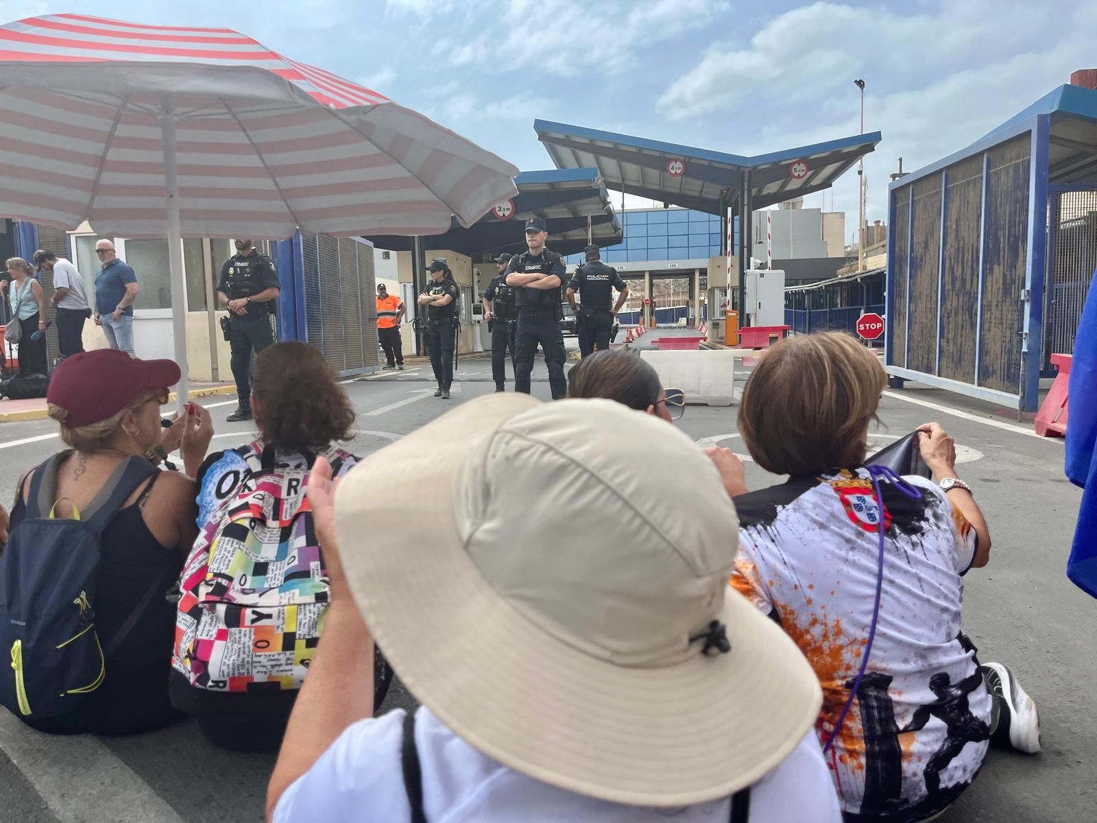 Ceuta vuelve a echarse a las calles para recordar que "Un caballa nunca se rinde"
