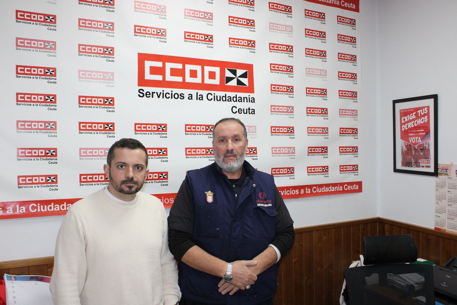 El secretario general de FSC-CCOO, Emilio Postigo, (izqda.), junto al presidente del comité de empresa, Abdelatif Mohamed Mohamed Almugha