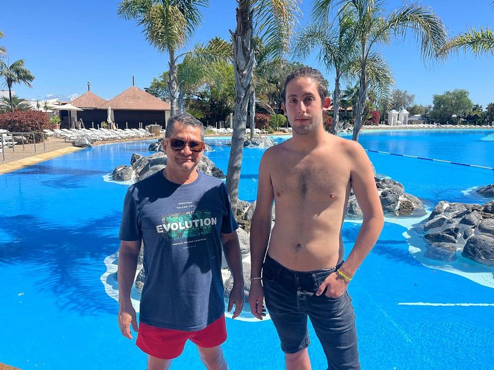 Jaime López (izrda.) y Jorge Martín, los dos coordinadores que acompañan a los usuarios de COCEMFE en esta aventura./ FOTO J.A.G.