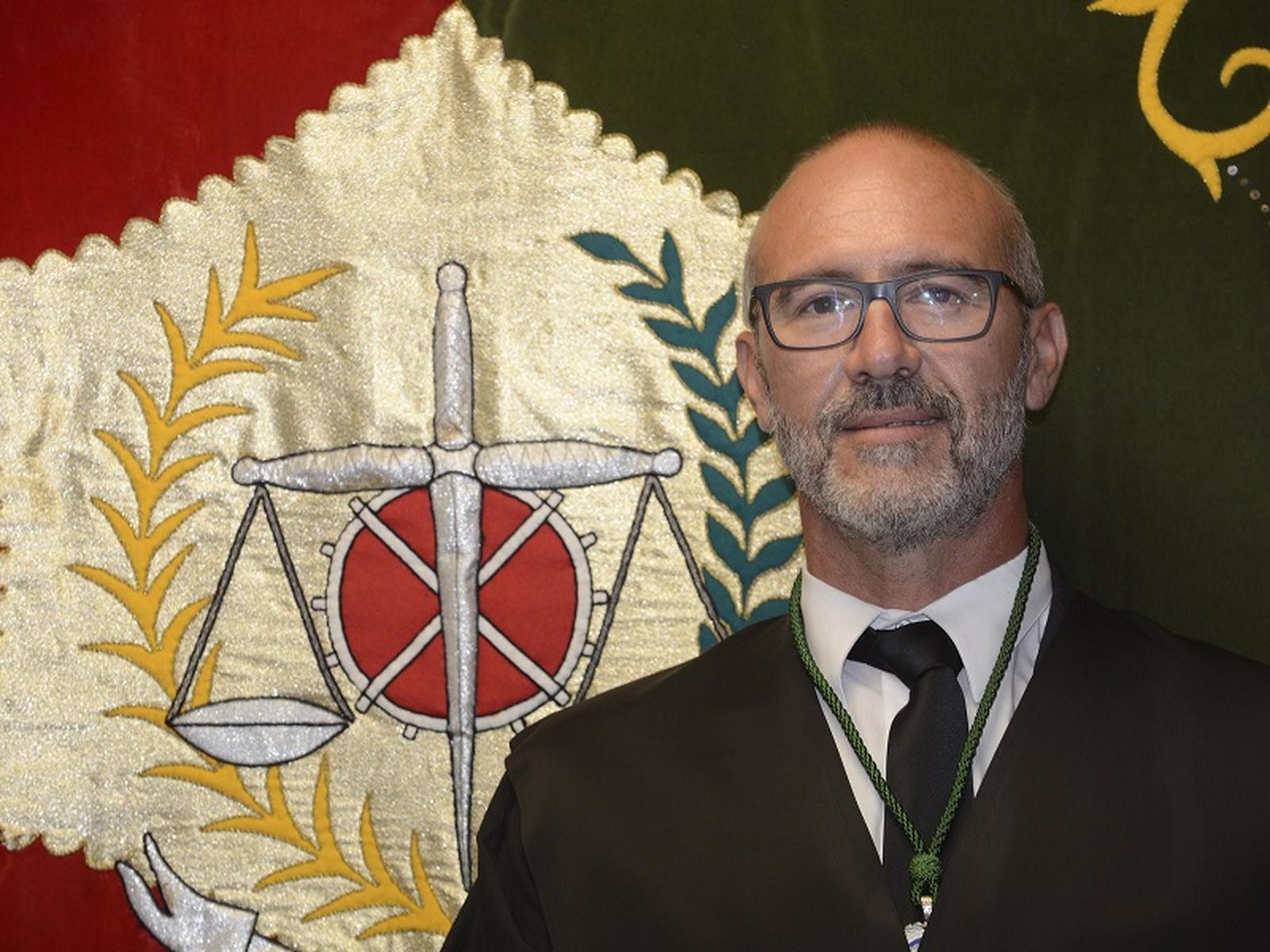 3294_weben-ceuta-del-colegio-oficial-de-graduados-sociales-francisco-javier-casas-sanchez