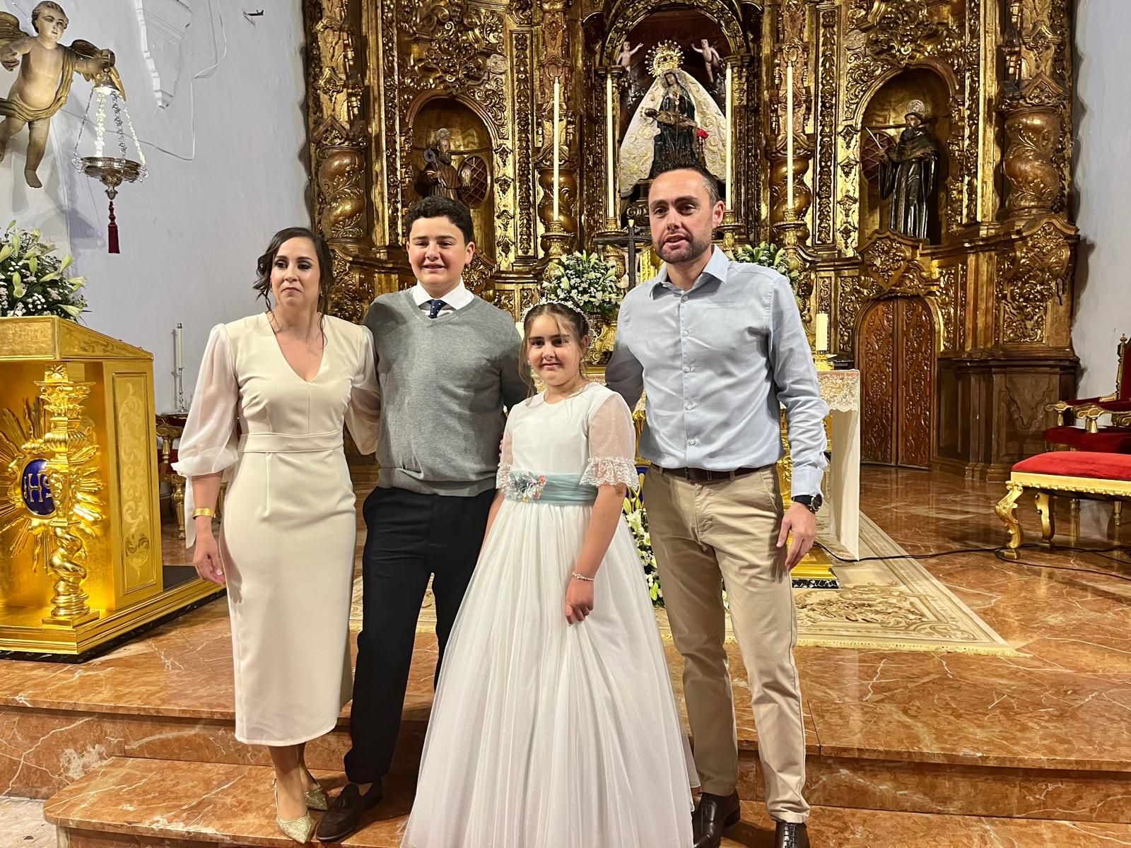 El vicario oficia otras dos comuniones en el Santuario de la Virgen de África