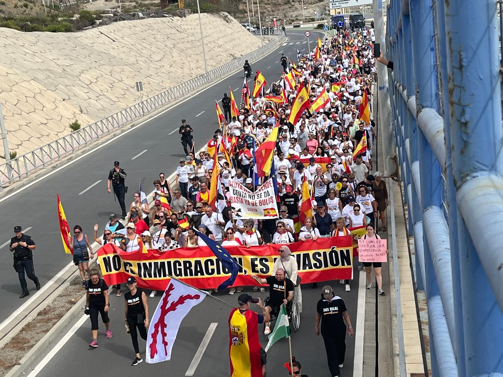 Ceuta vuelve a echarse a las calles para recordar que "Un caballa nunca se rinde"