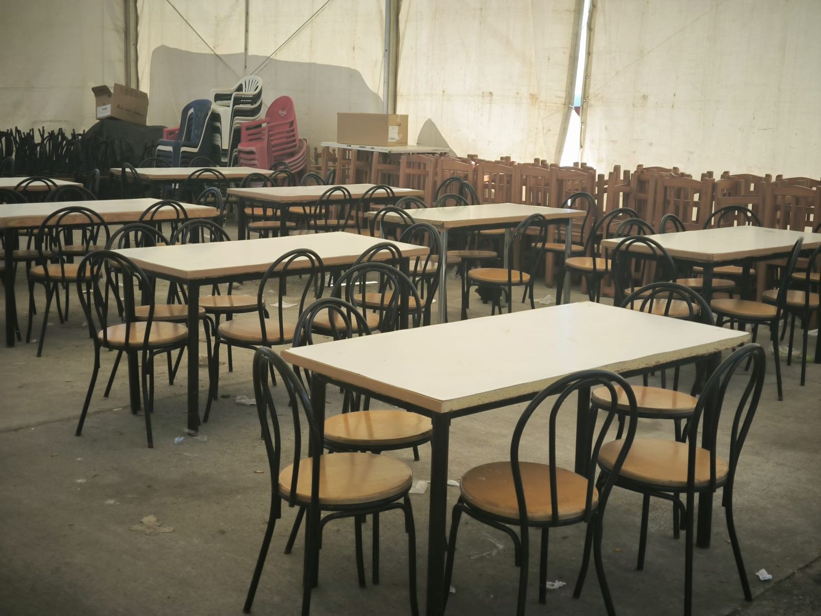 El comedor social de Luna Blanca cerca de la mezquita de Sidi Embarek