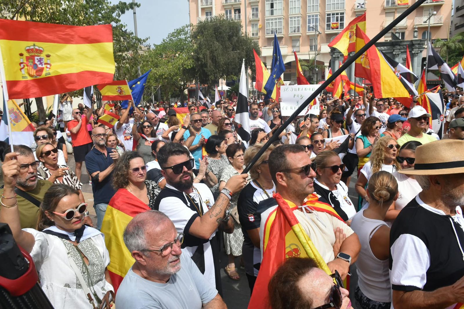 La Plaza de los Reyes clama por un curso seguro