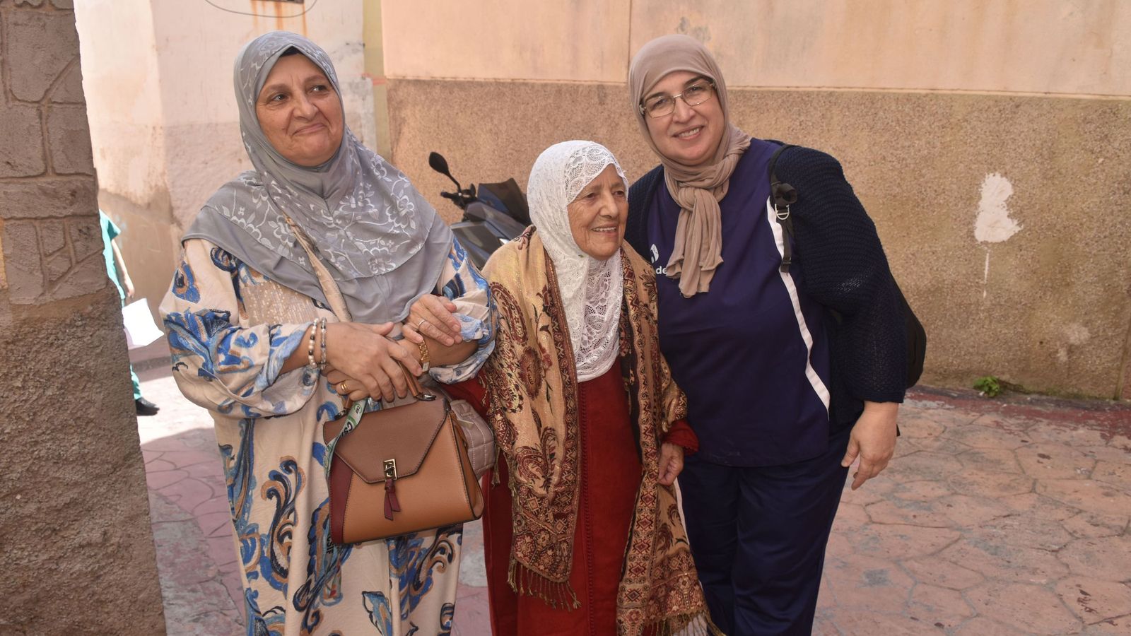 Vecinas de Pasaje Recreo, Mina Naime con su madre y Fatima Sohra