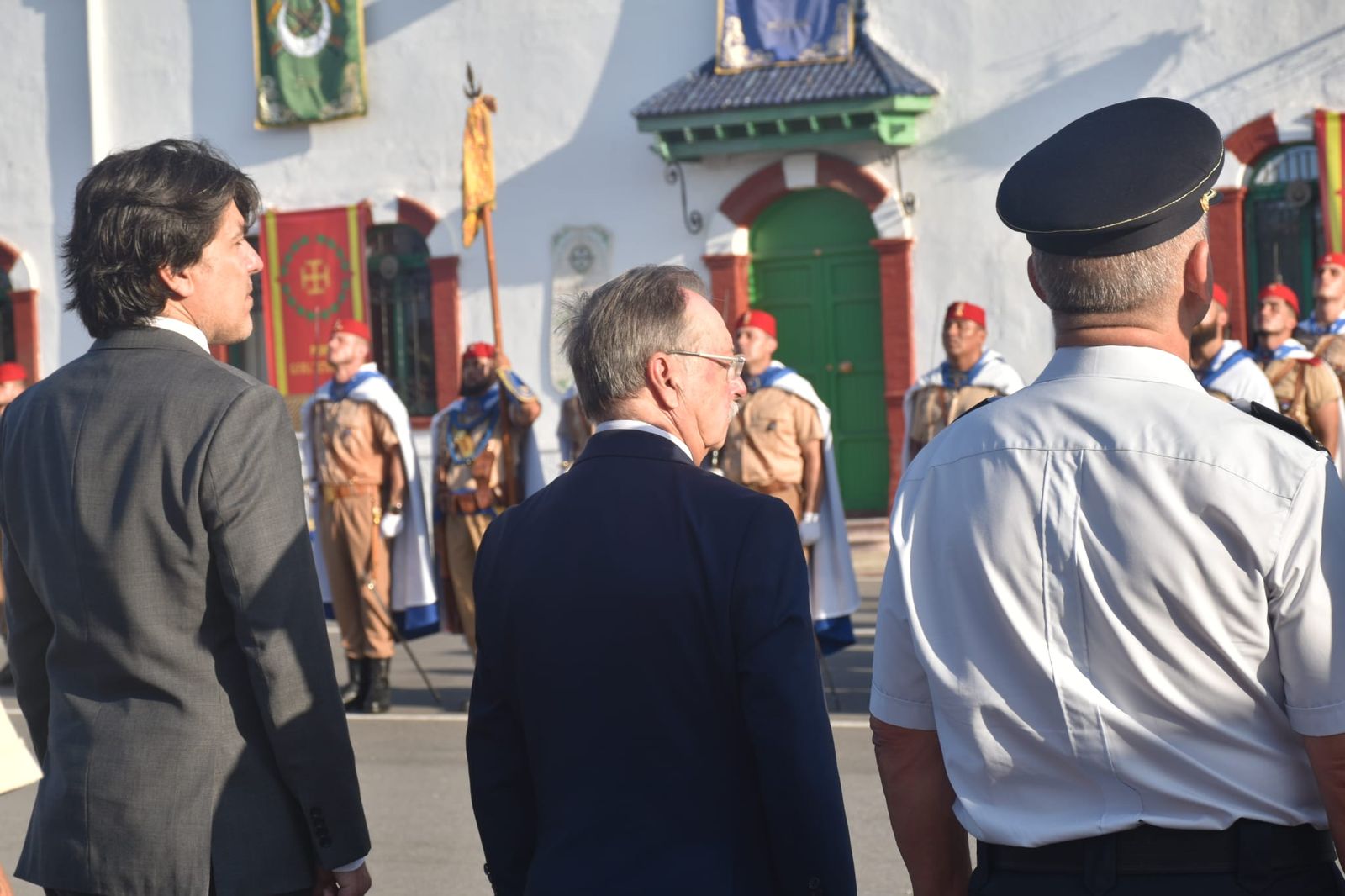 El acuartelamiento González-Tablas acoge una parada militar por el 115 aniversario de Regulares
