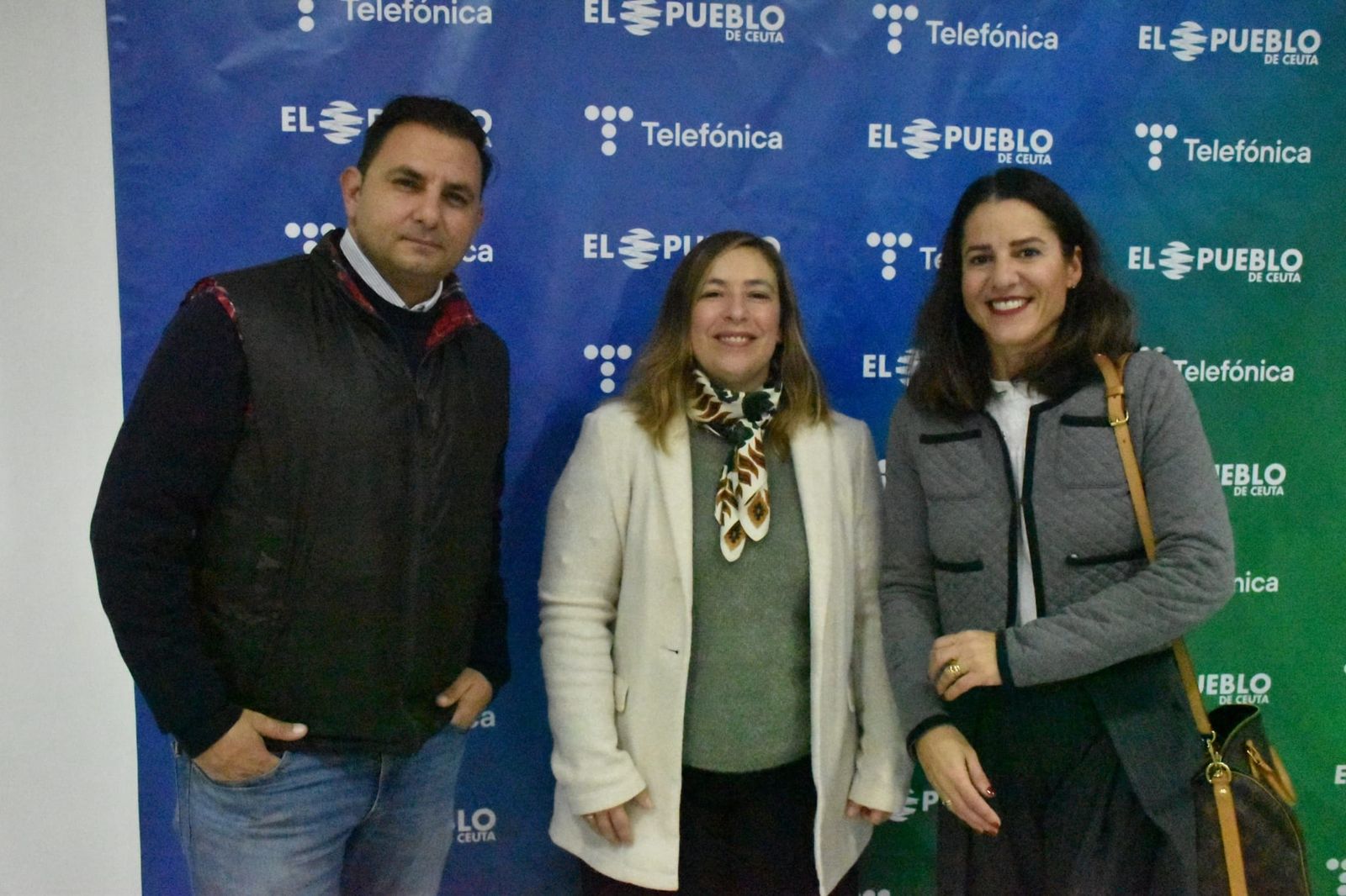 El Pueblo invita a reflexionar sobre el futuro del turismo en Ceuta