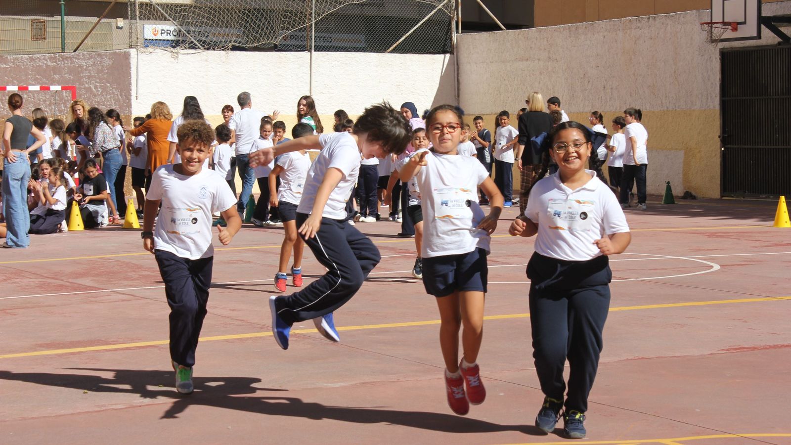 Carrera benéfica en el Andrés Manjón. Carrera benéfica en el Andrés Manjón.