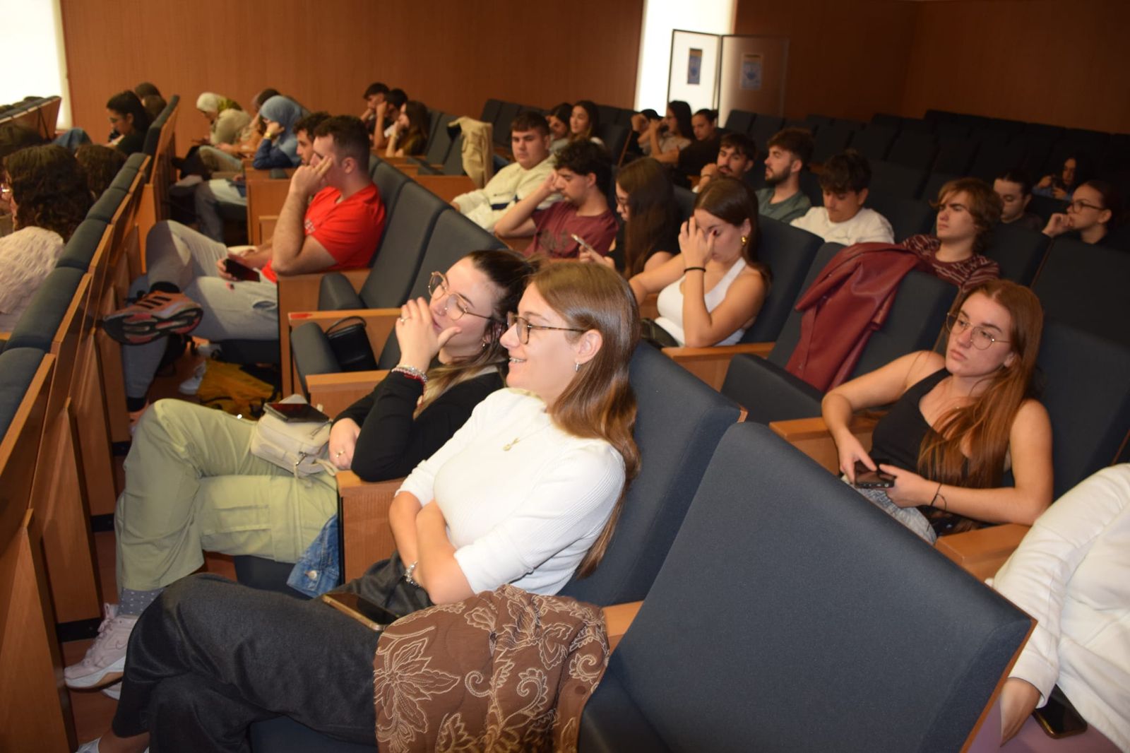 Varios de los alumnos asistentes a estas Jornadas de Sanidad Militar