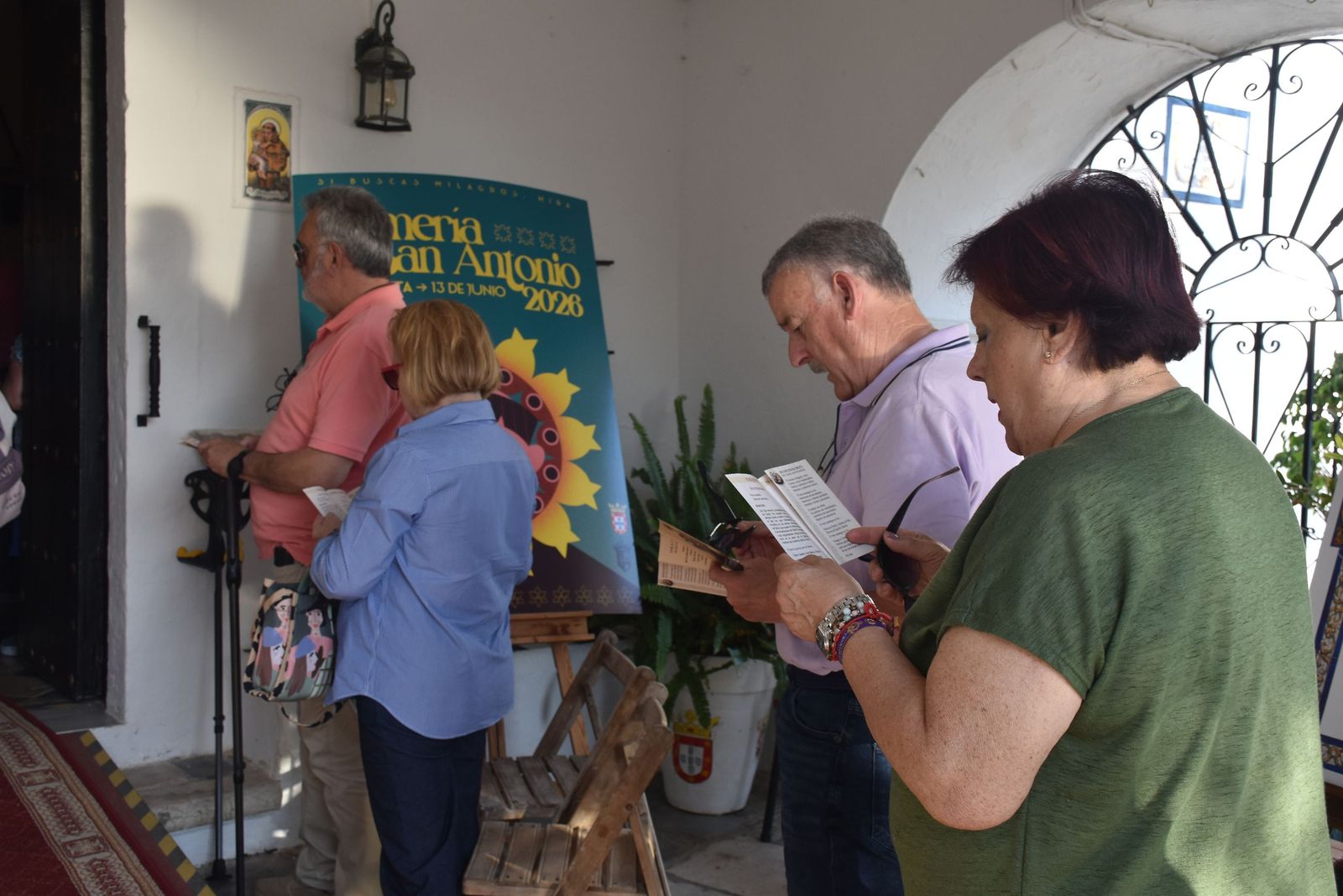 San Antonio enciende la cuenta atrás de su festividad con el inicio del triduo y el alumbrado extraordinario