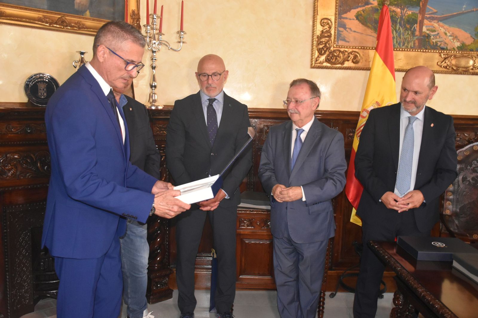 Ceuta, la primera ciudad que acoge la gira del trofeo de la Copa del Mundo