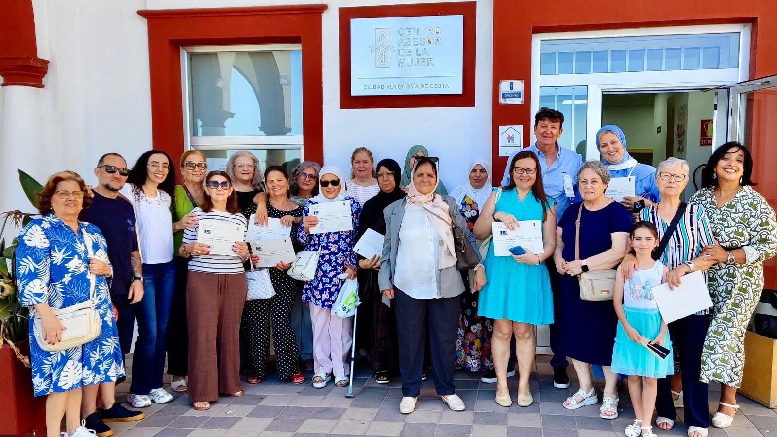 Las alumnas de los Talleres de Participación Social del Centro Asesor de la Mujer (CAM) disfrutan de las actividades por el final de curso