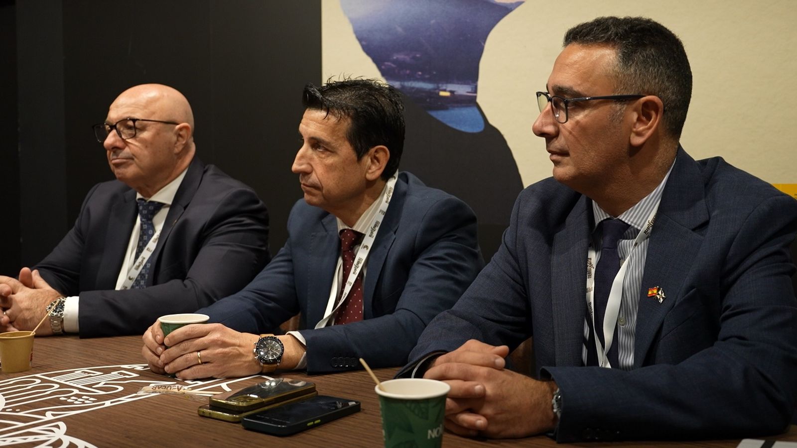 Ceuta inicia su participación en FITUR asistiendo al homenaje a las víctimas de Adamuz en el stand de Andalucía