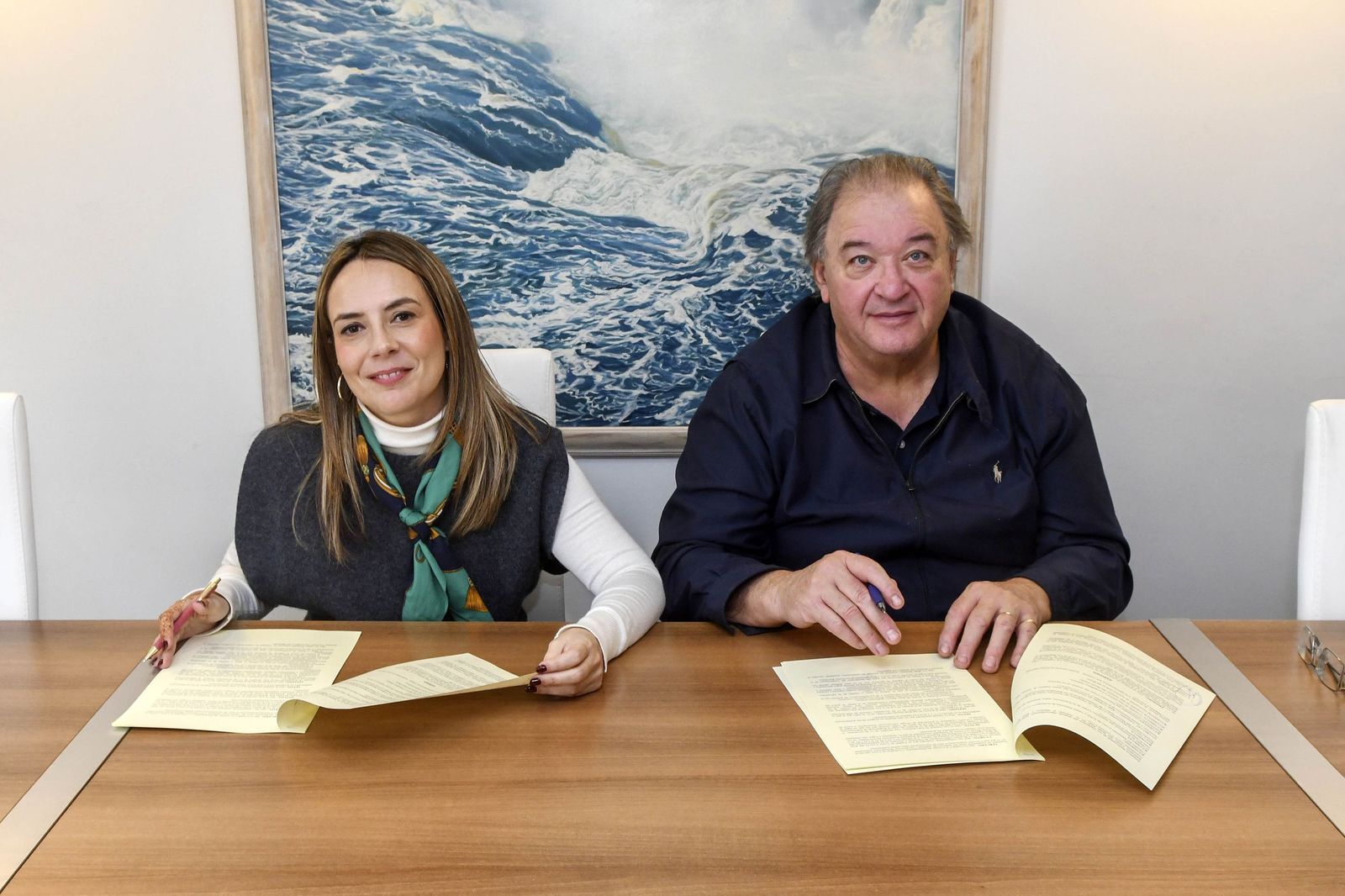 La consejera, junto al presidente del Consejo de Hermandades, Jesús Bollit