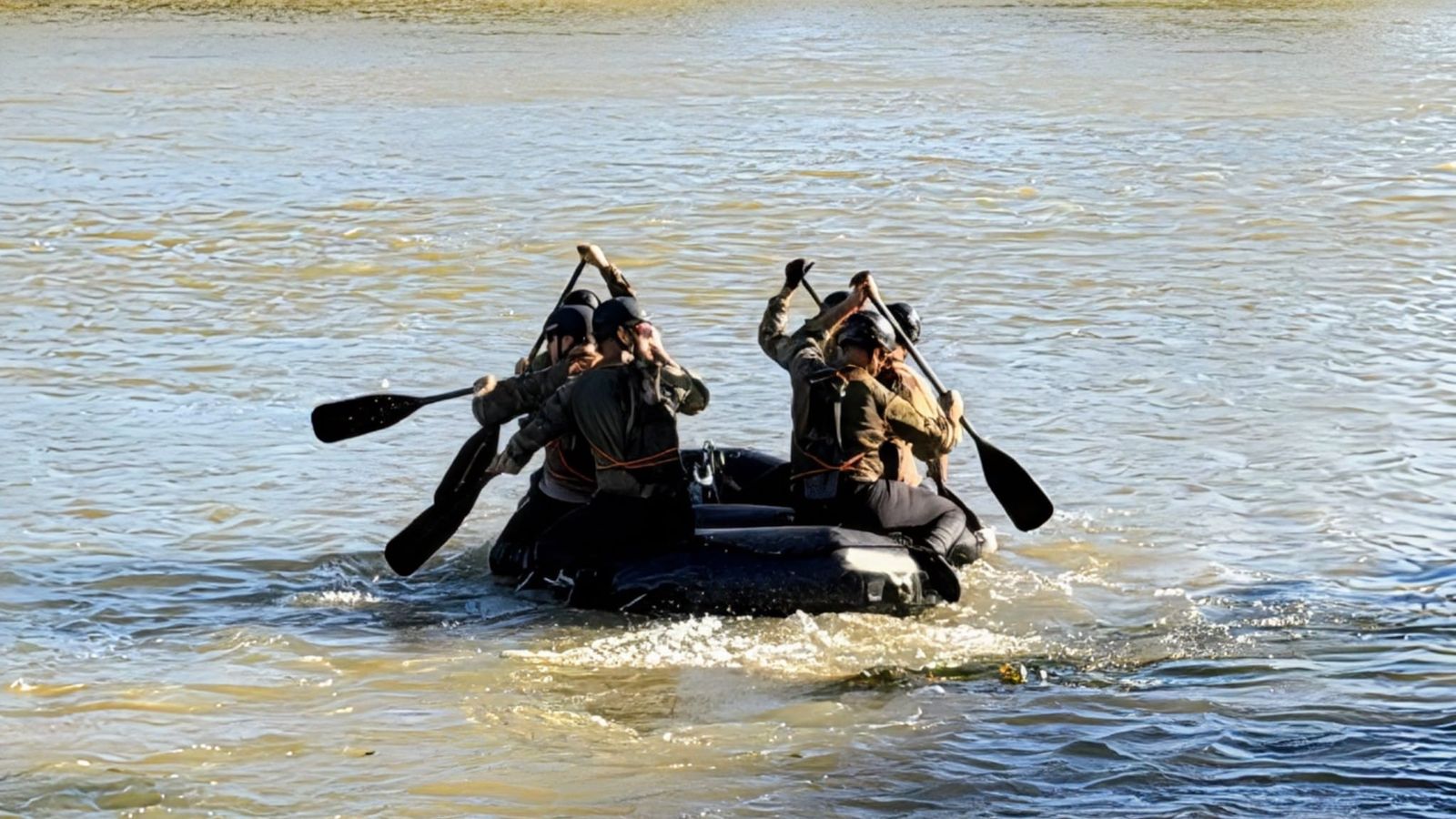 El RING 7 es la unidad que proporciona a la Comandancia General de Ceuta los apoyos al combate necesarios para que sus unidades puedan cumplir sus misiones con eficacia El RING 7 es la unidad que proporciona a la Comandancia General de Ceuta los apoyos al combate necesarios para que sus unidades puedan cumplir sus misiones con eficacia