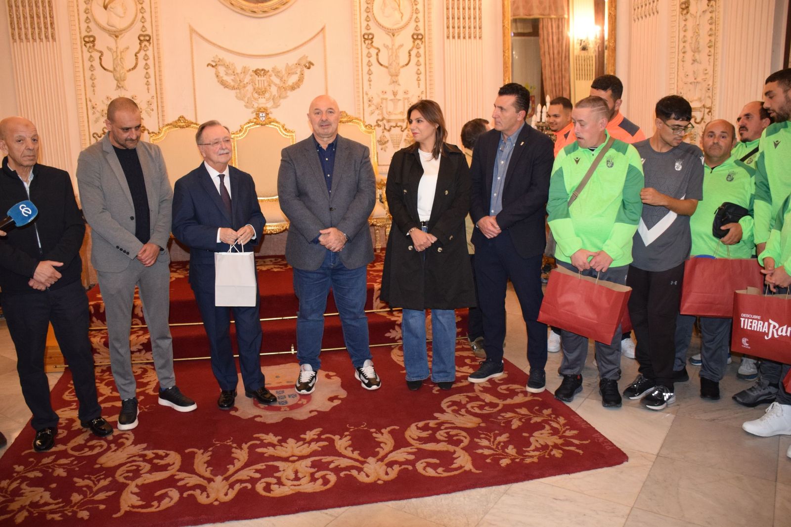 Vivas recibe al equipo Genuine de la AD Ceuta