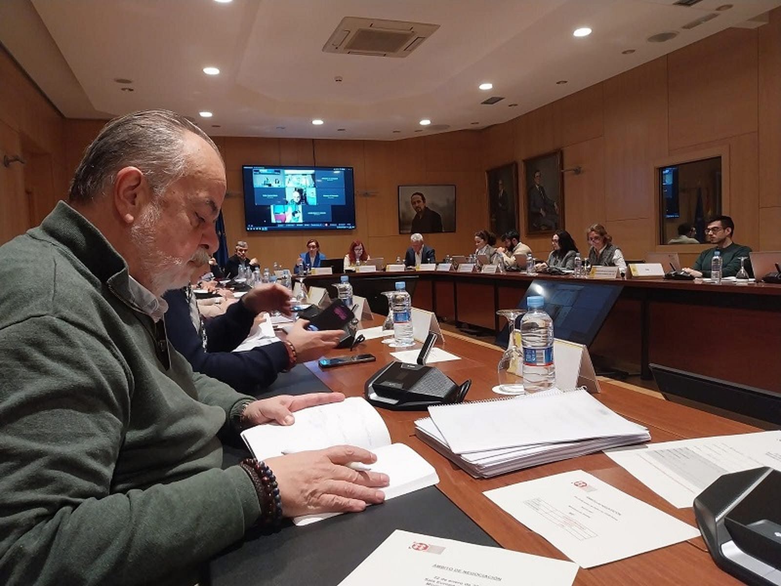 Reunión mantenida entre los sindicatos y la ministra de Sanidad. / FOTO CSIF